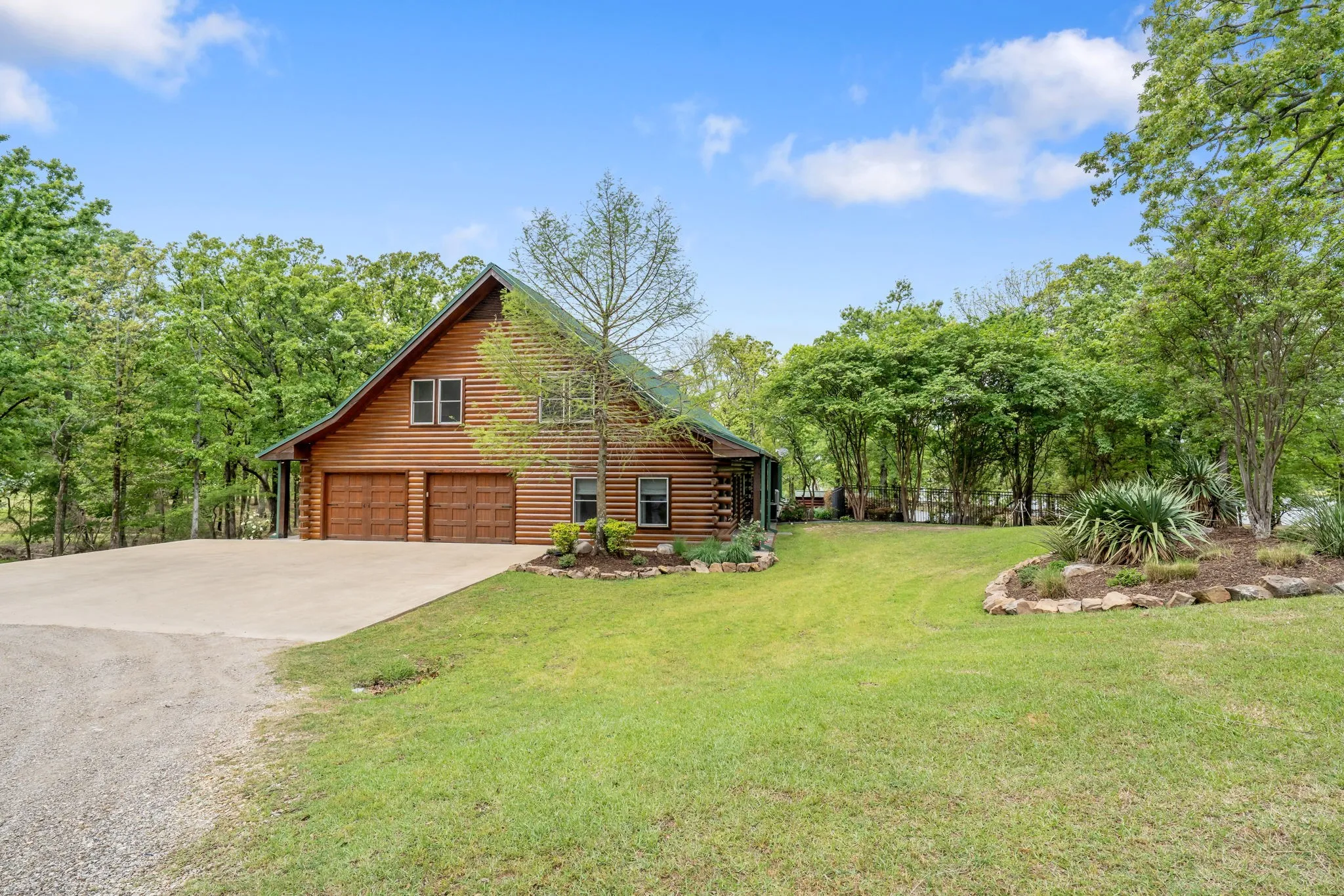 Farm For Sale in Wood County , 199 PR 5260, Quitman, Texas 75783, 5 Bedroom, 5 Bathroom, 2 Garage spaces, 5,550 Sqft, built in 2011, mls#21301328, Real Estate Agent in Quitman, Homes For Sale in Wood county, Homes For Sale in Quitman, Realtor in Quitman Texas, Real Estate Brokerage Independent Realty Texas, Luminita Cordes Realtor