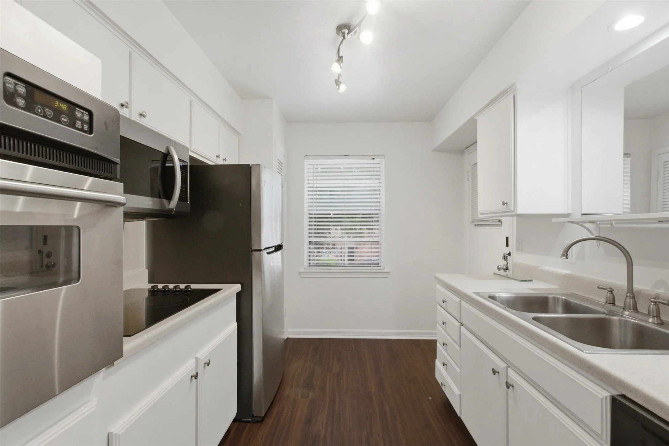 Condominium For Rent in Dallas County , 3031 Mahanna Springs Drive D, Dallas, Texas 75235, 2 Bedroom, 1 Bathroom, Garage spaces, 899 Sqft, built in 1962, Price $1,695, mls#21301125, Real Estate Agent in Dallas, Homes For Rent in Dallas county, Homes For Rent in Dallas, Realtor in Dallas Texas, Real Estate Brokerage Independent Realty Texas, Luminita Cordes Realtor