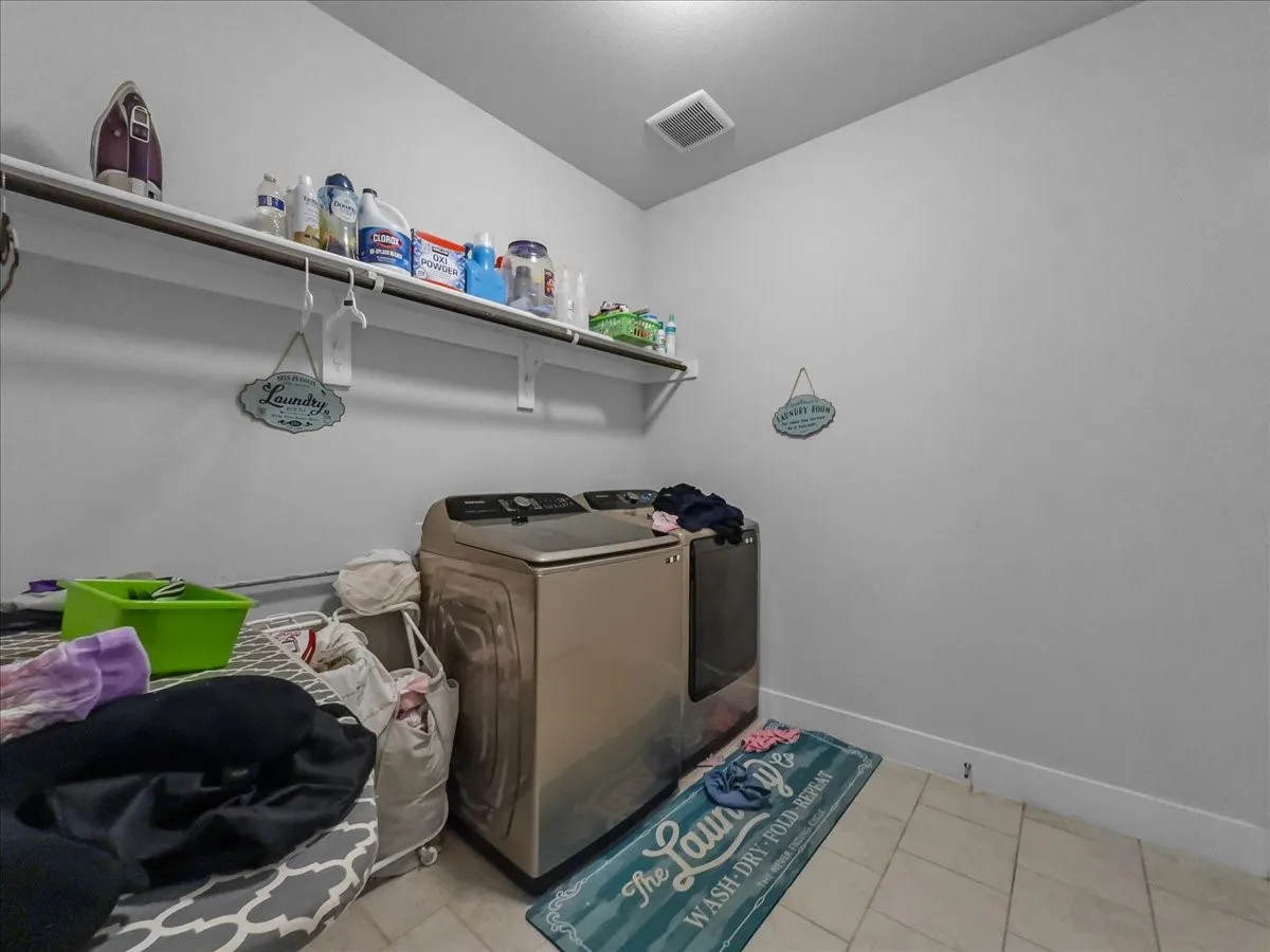 Single Family Residence For Sale in Rockwall County , 377 Edmund Lane, Fate, Texas 75087, 4 Bedroom, 3 Bathroom, 2 Garage spaces, 2,204 Sqft, built in 2021, mls#21301431, Real Estate Agent in Fate, Homes For Sale in Rockwall county, Homes For Sale in Fate, Realtor in Fate Texas, Real Estate Brokerage Independent Realty Texas, Luminita Cordes Realtor