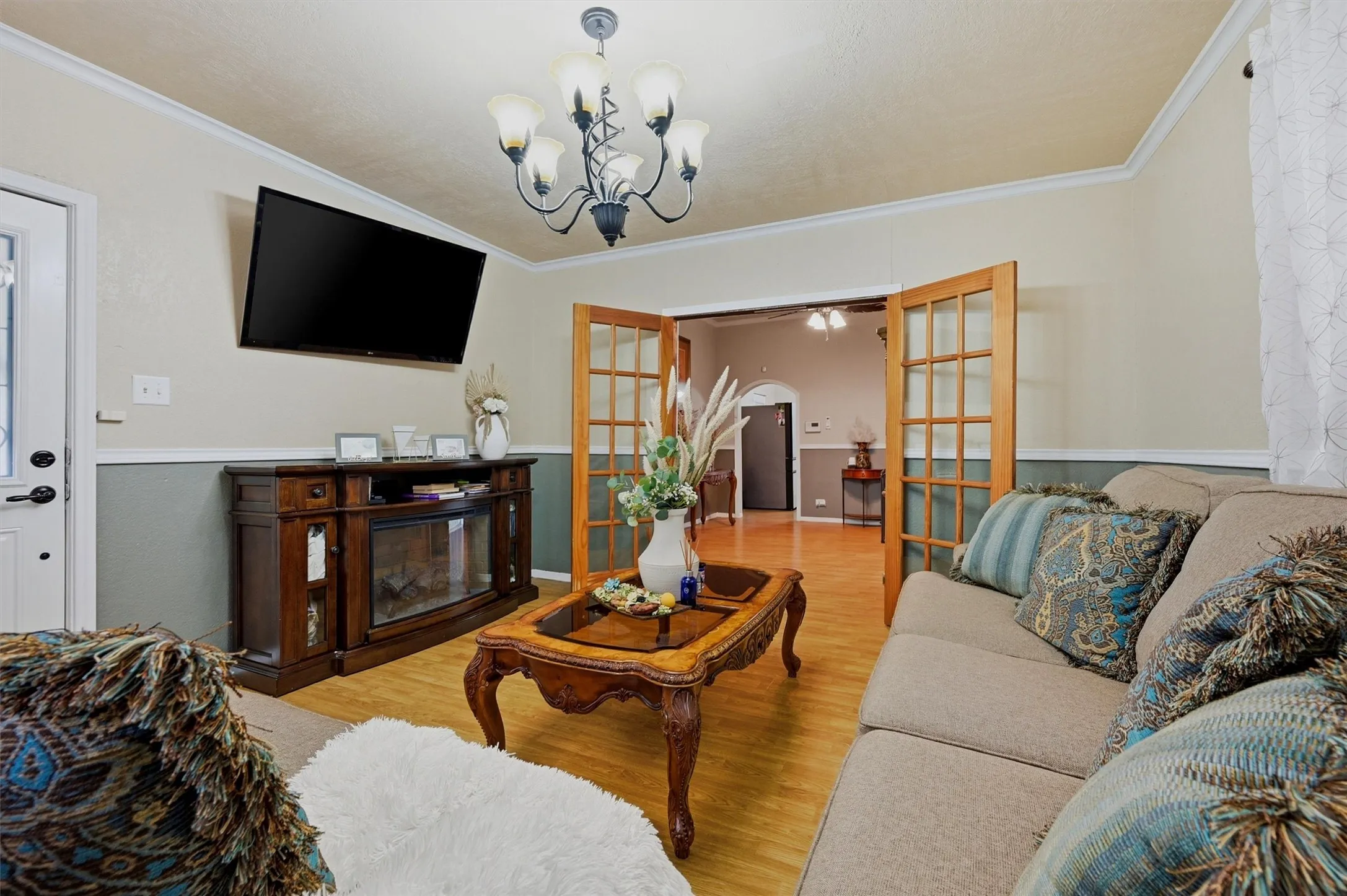 Single Family Residence For Sale in Grayson County , 814 S Maxey Street, Sherman, Texas 75090, 1 Bedroom, 1 Bathroom, Garage spaces, 821 Sqft, built in 1920, mls#21300396, Real Estate Agent in Sherman, Homes For Sale in Grayson county, Homes For Sale in Sherman, Realtor in Sherman Texas, Real Estate Brokerage Independent Realty Texas, Luminita Cordes Realtor