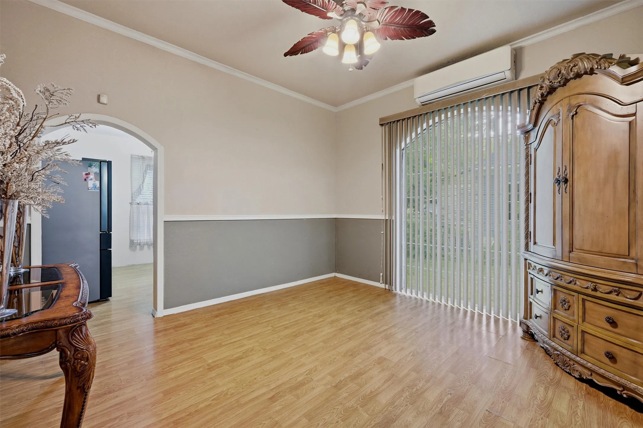 Single Family Residence For Sale in Grayson County , 814 S Maxey Street, Sherman, Texas 75090, 1 Bedroom, 1 Bathroom, Garage spaces, 821 Sqft, built in 1920, mls#21300396, Real Estate Agent in Sherman, Homes For Sale in Grayson county, Homes For Sale in Sherman, Realtor in Sherman Texas, Real Estate Brokerage Independent Realty Texas, Luminita Cordes Realtor