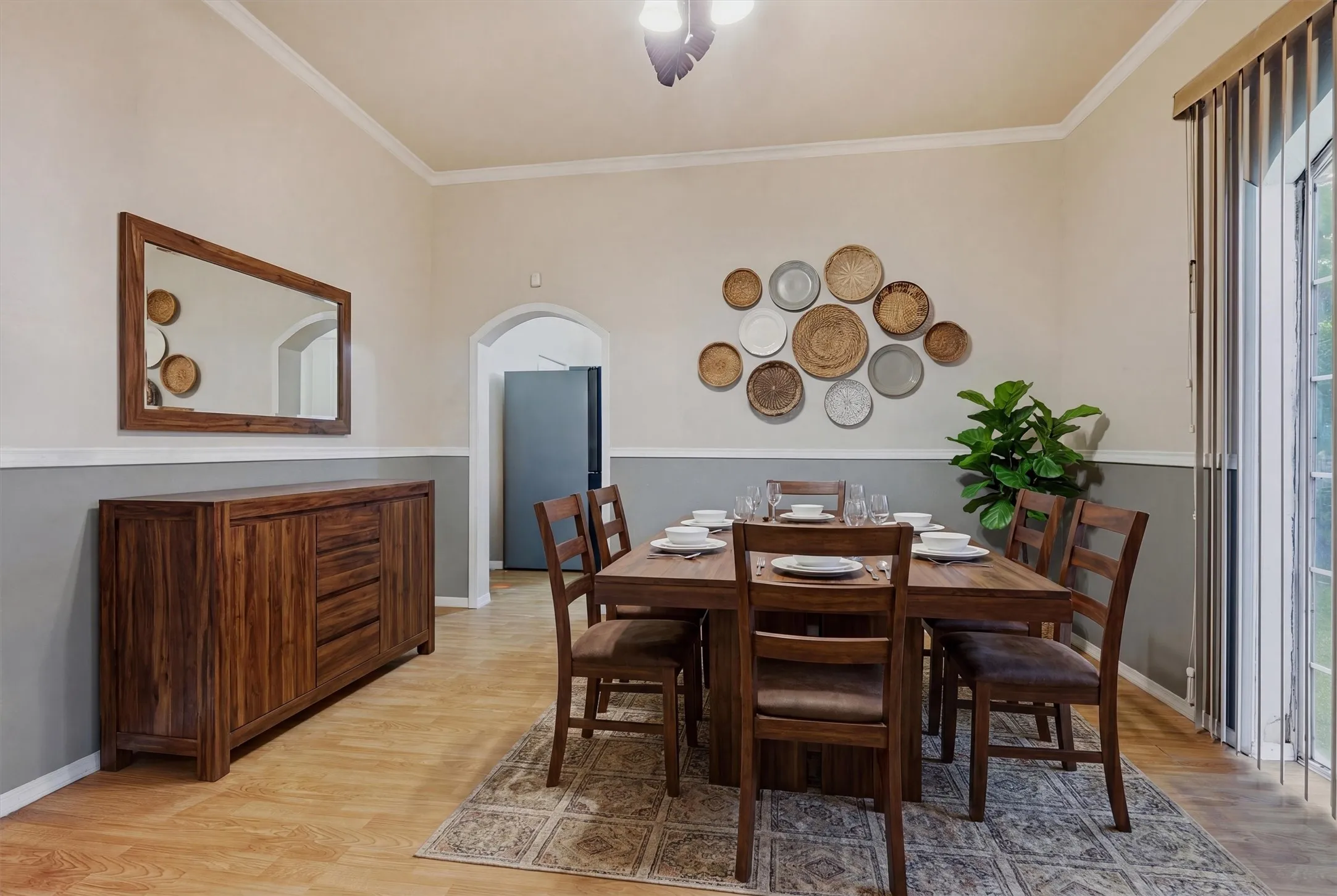 Single Family Residence For Sale in Grayson County , 814 S Maxey Street, Sherman, Texas 75090, 1 Bedroom, 1 Bathroom, Garage spaces, 821 Sqft, built in 1920, mls#21300396, Real Estate Agent in Sherman, Homes For Sale in Grayson county, Homes For Sale in Sherman, Realtor in Sherman Texas, Real Estate Brokerage Independent Realty Texas, Luminita Cordes Realtor