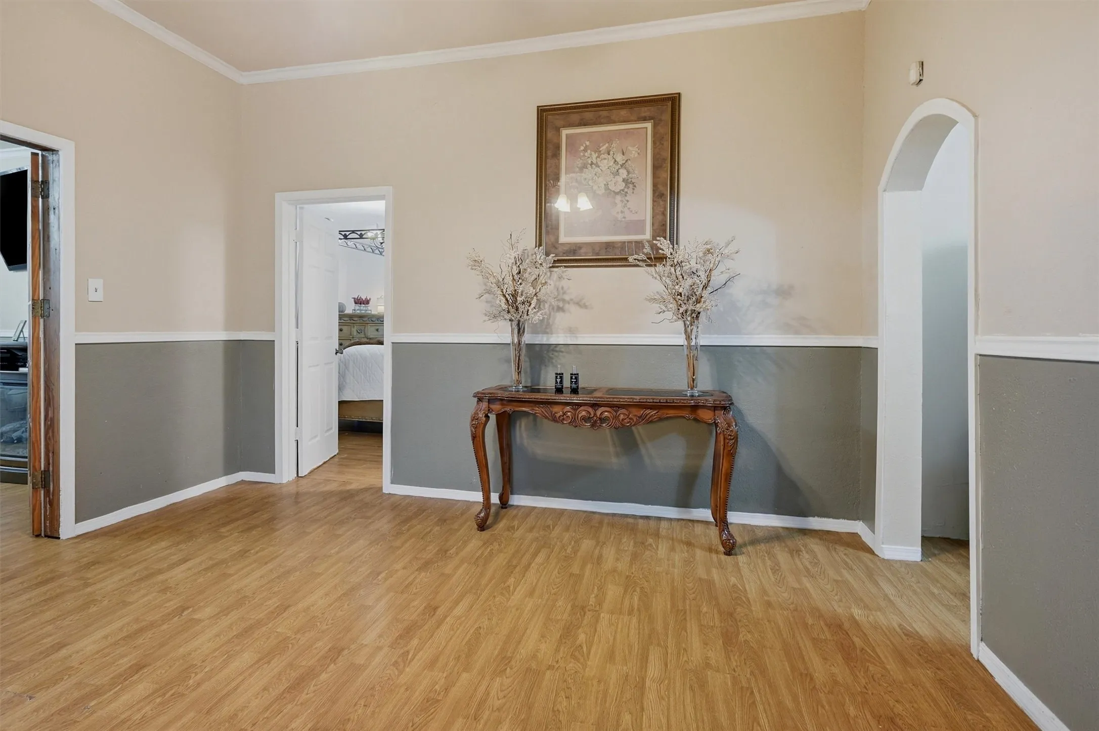 Single Family Residence For Sale in Grayson County , 814 S Maxey Street, Sherman, Texas 75090, 1 Bedroom, 1 Bathroom, Garage spaces, 821 Sqft, built in 1920, mls#21300396, Real Estate Agent in Sherman, Homes For Sale in Grayson county, Homes For Sale in Sherman, Realtor in Sherman Texas, Real Estate Brokerage Independent Realty Texas, Luminita Cordes Realtor