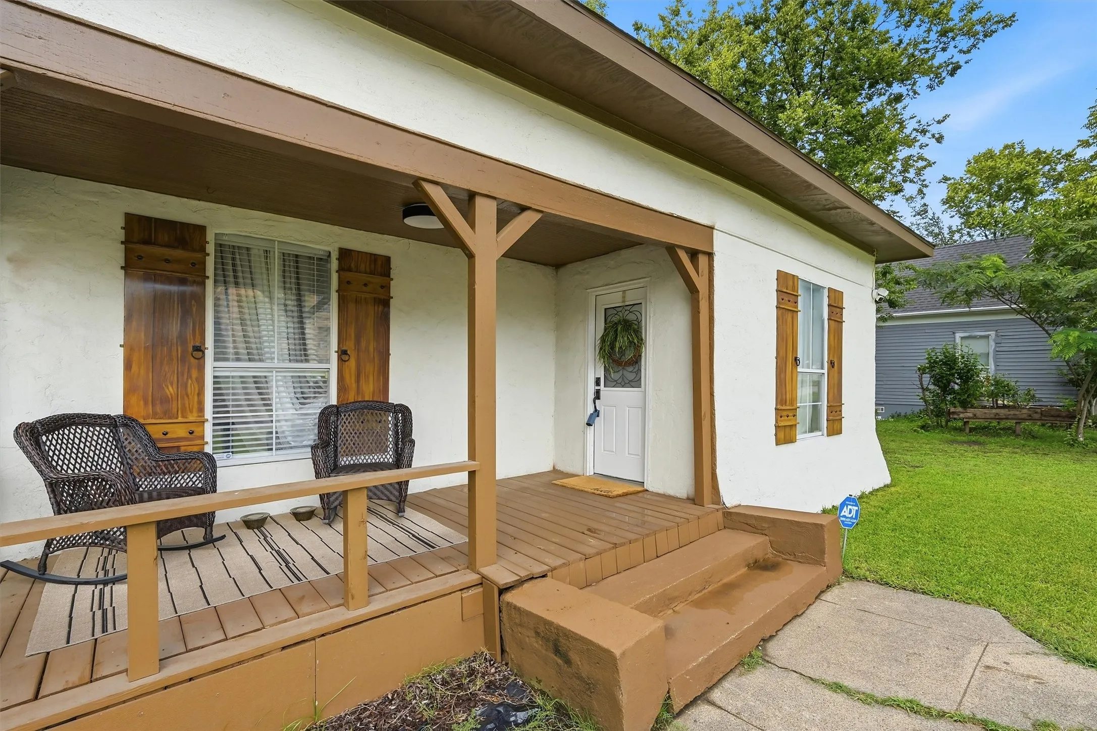 Single Family Residence For Sale in Grayson County , 814 S Maxey Street, Sherman, Texas 75090, 1 Bedroom, 1 Bathroom, Garage spaces, 821 Sqft, built in 1920, mls#21300396, Real Estate Agent in Sherman, Homes For Sale in Grayson county, Homes For Sale in Sherman, Realtor in Sherman Texas, Real Estate Brokerage Independent Realty Texas, Luminita Cordes Realtor