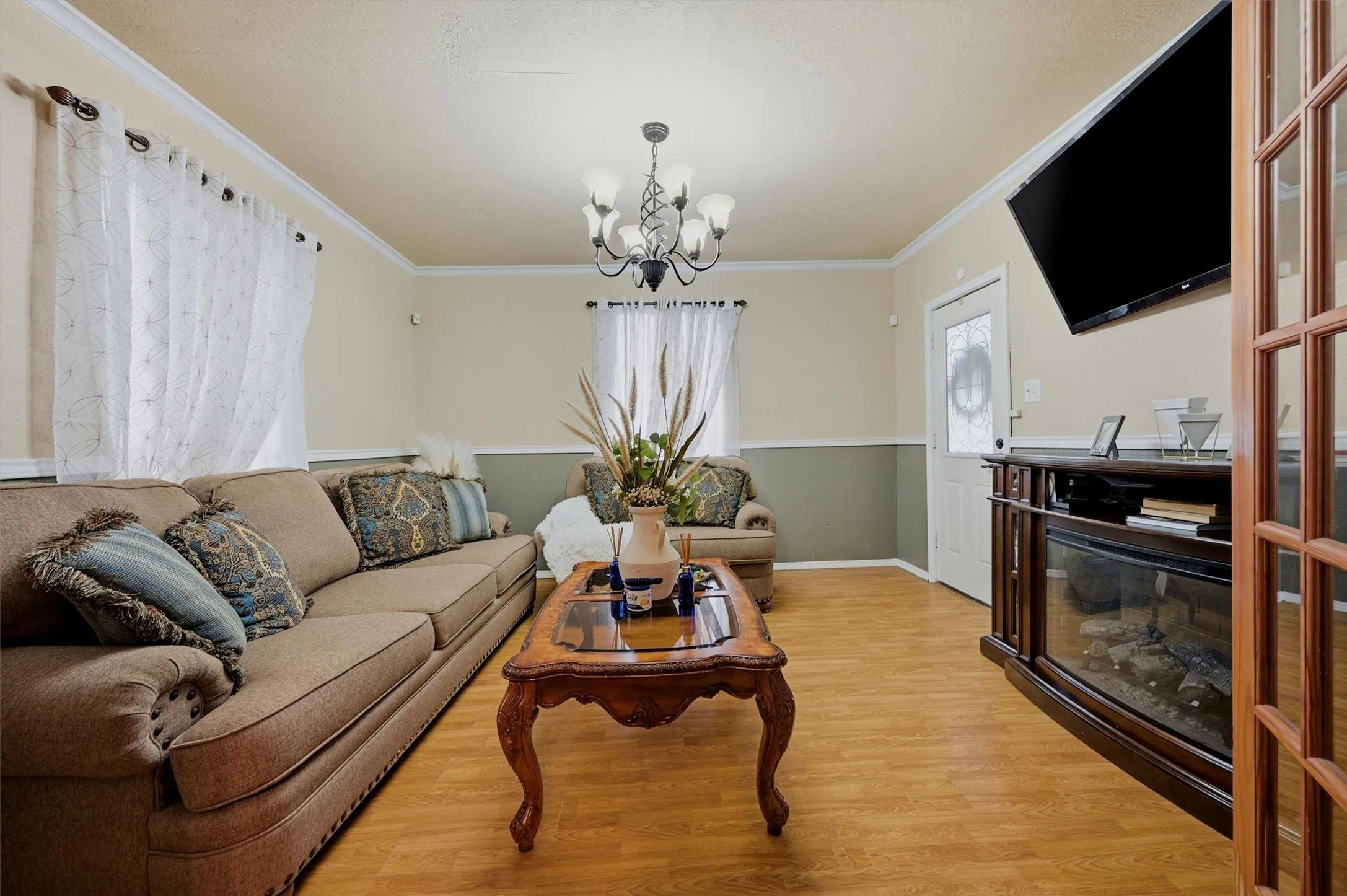 Single Family Residence For Sale in Grayson County , 814 S Maxey Street, Sherman, Texas 75090, 1 Bedroom, 1 Bathroom, Garage spaces, 821 Sqft, built in 1920, mls#21300396, Real Estate Agent in Sherman, Homes For Sale in Grayson county, Homes For Sale in Sherman, Realtor in Sherman Texas, Real Estate Brokerage Independent Realty Texas, Luminita Cordes Realtor