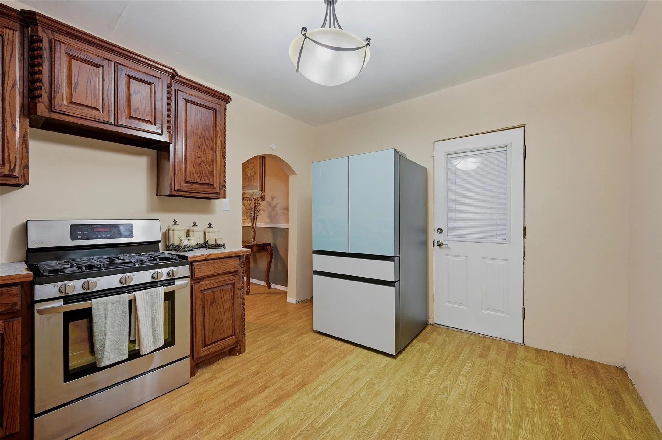 Single Family Residence For Sale in Grayson County , 814 S Maxey Street, Sherman, Texas 75090, 1 Bedroom, 1 Bathroom, Garage spaces, 821 Sqft, built in 1920, mls#21300396, Real Estate Agent in Sherman, Homes For Sale in Grayson county, Homes For Sale in Sherman, Realtor in Sherman Texas, Real Estate Brokerage Independent Realty Texas, Luminita Cordes Realtor