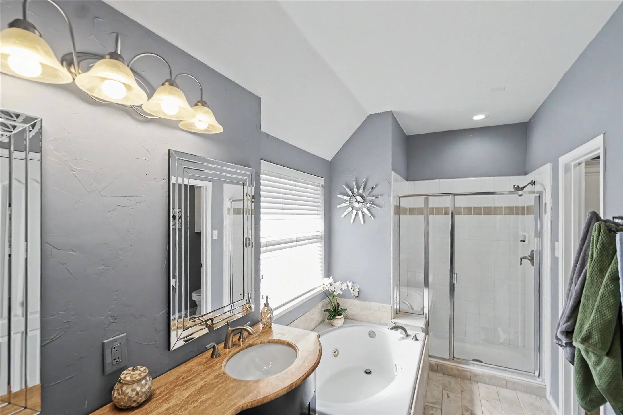 Single Family Residence For Sale in Dallas County , 519 Hawken Drive, Coppell, Texas 75019, 3 Bedroom, 3 Bathroom, 2 Garage spaces, 1,803 Sqft, built in 2001, mls#21301390, Real Estate Agent in Coppell, Homes For Sale in Dallas county, Homes For Sale in Coppell, Realtor in Coppell Texas, Real Estate Brokerage Independent Realty Texas, Luminita Cordes Realtor