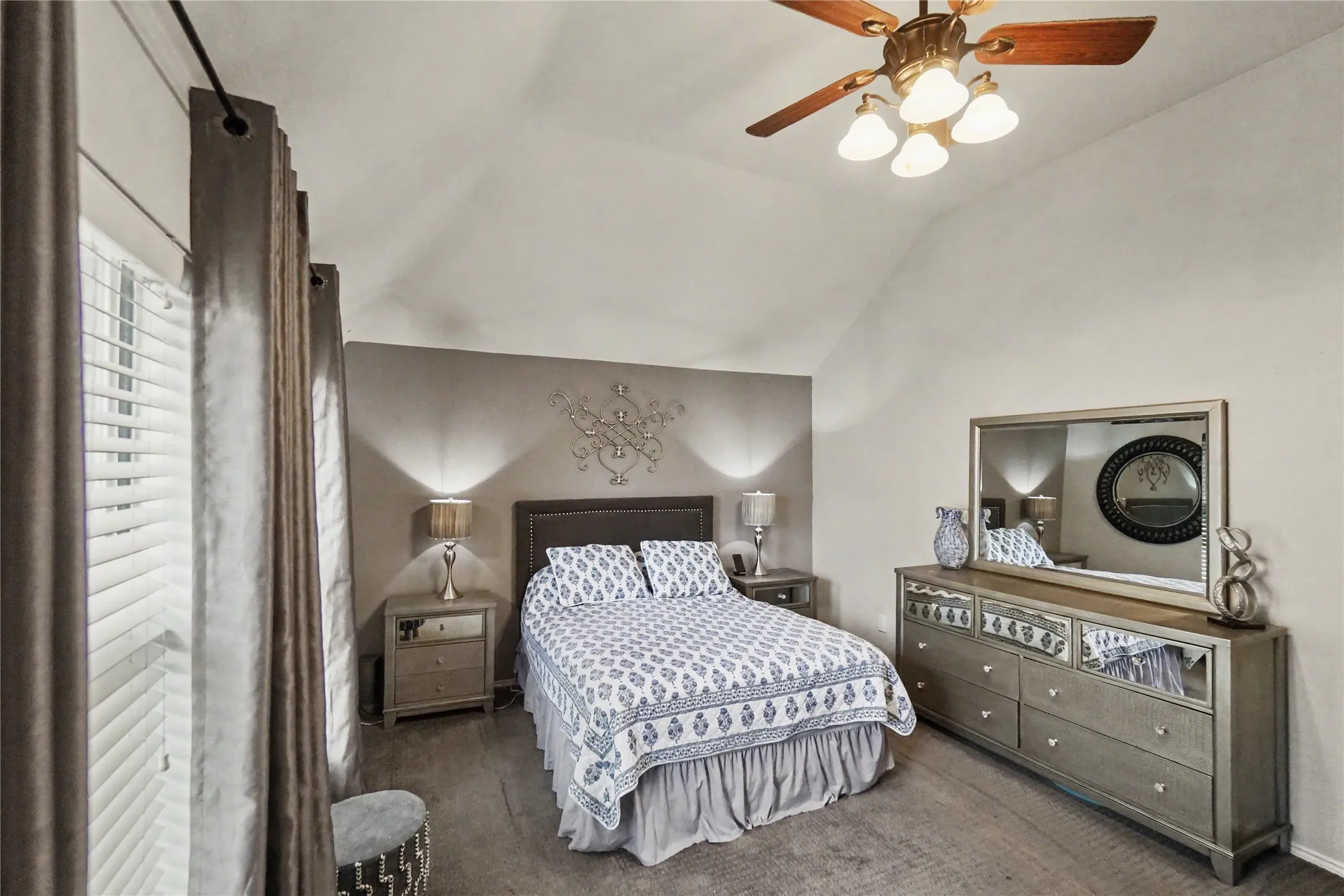 Single Family Residence For Sale in Dallas County , 519 Hawken Drive, Coppell, Texas 75019, 3 Bedroom, 3 Bathroom, 2 Garage spaces, 1,803 Sqft, built in 2001, mls#21301390, Real Estate Agent in Coppell, Homes For Sale in Dallas county, Homes For Sale in Coppell, Realtor in Coppell Texas, Real Estate Brokerage Independent Realty Texas, Luminita Cordes Realtor