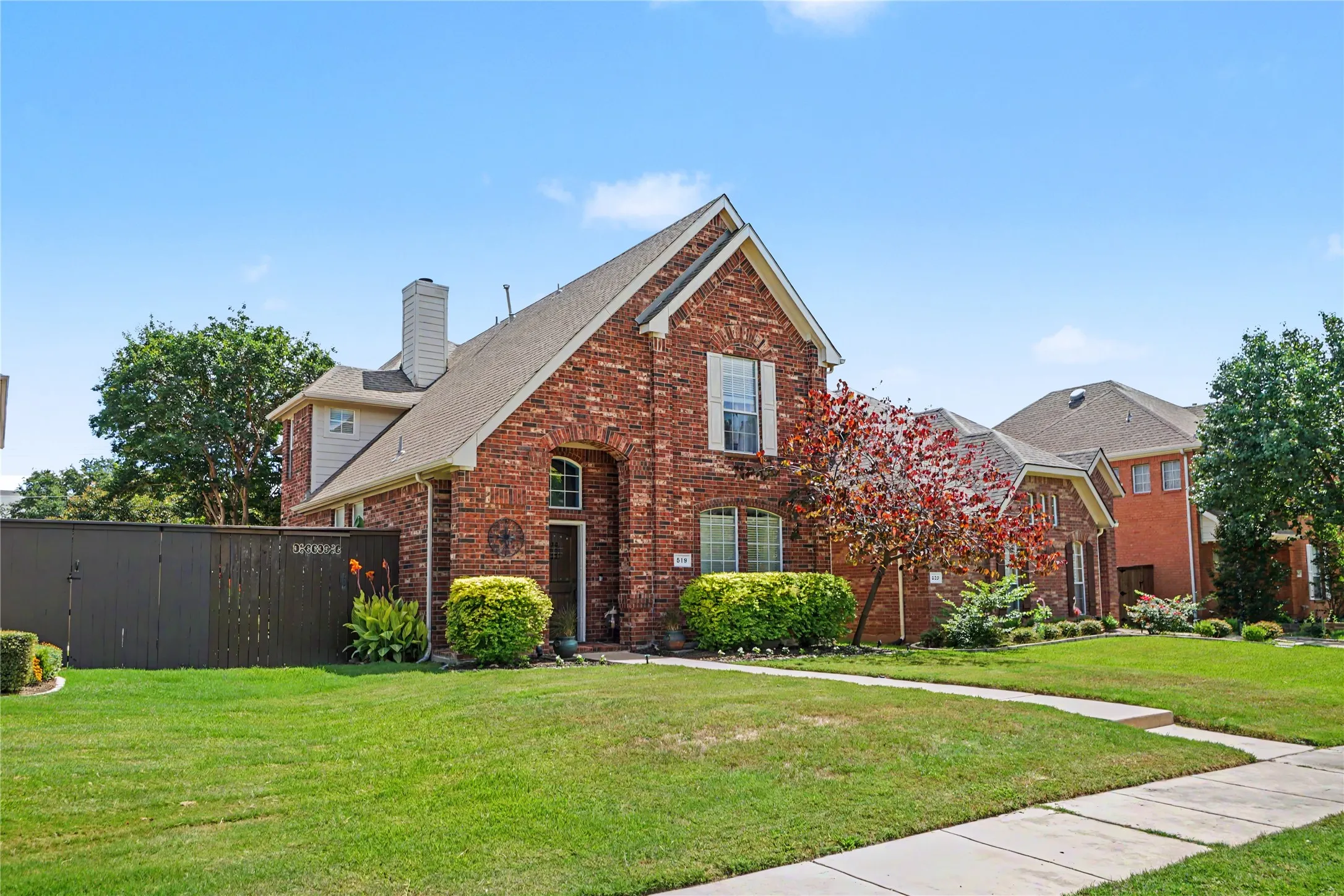 Single Family Residence For Sale in Dallas County , 519 Hawken Drive, Coppell, Texas 75019, 3 Bedroom, 3 Bathroom, 2 Garage spaces, 1,803 Sqft, built in 2001, mls#21301390, Real Estate Agent in Coppell, Homes For Sale in Dallas county, Homes For Sale in Coppell, Realtor in Coppell Texas, Real Estate Brokerage Independent Realty Texas, Luminita Cordes Realtor