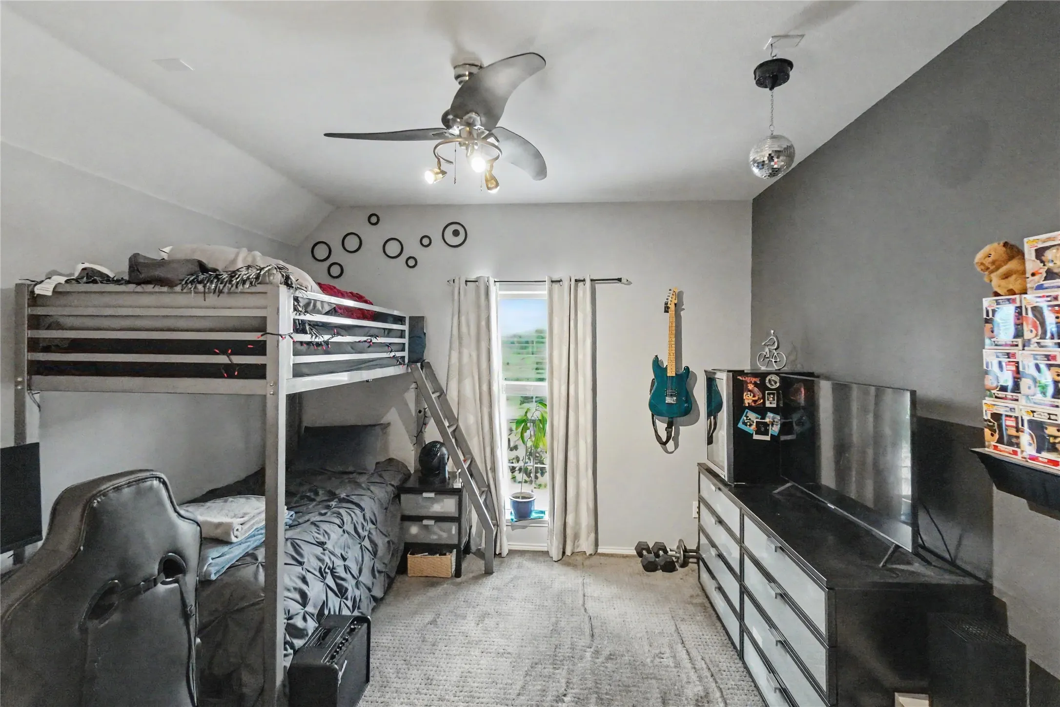 Single Family Residence For Sale in Dallas County , 519 Hawken Drive, Coppell, Texas 75019, 3 Bedroom, 3 Bathroom, 2 Garage spaces, 1,803 Sqft, built in 2001, mls#21301390, Real Estate Agent in Coppell, Homes For Sale in Dallas county, Homes For Sale in Coppell, Realtor in Coppell Texas, Real Estate Brokerage Independent Realty Texas, Luminita Cordes Realtor