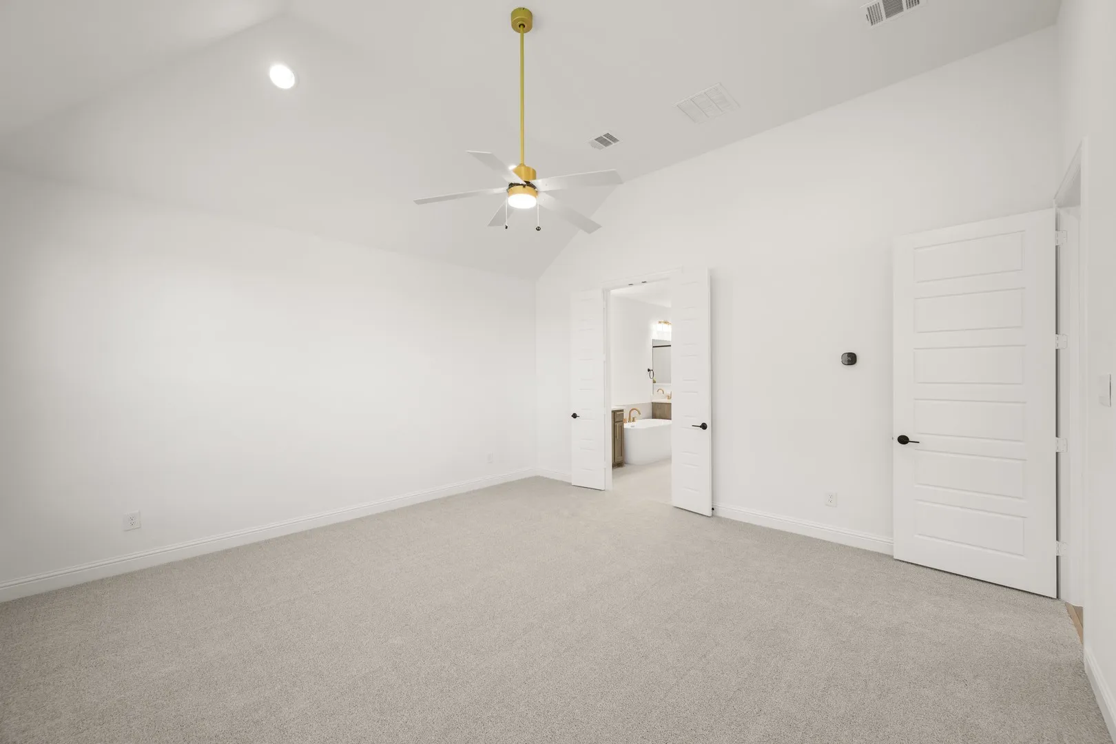 116 Calf- Primary Suite-2