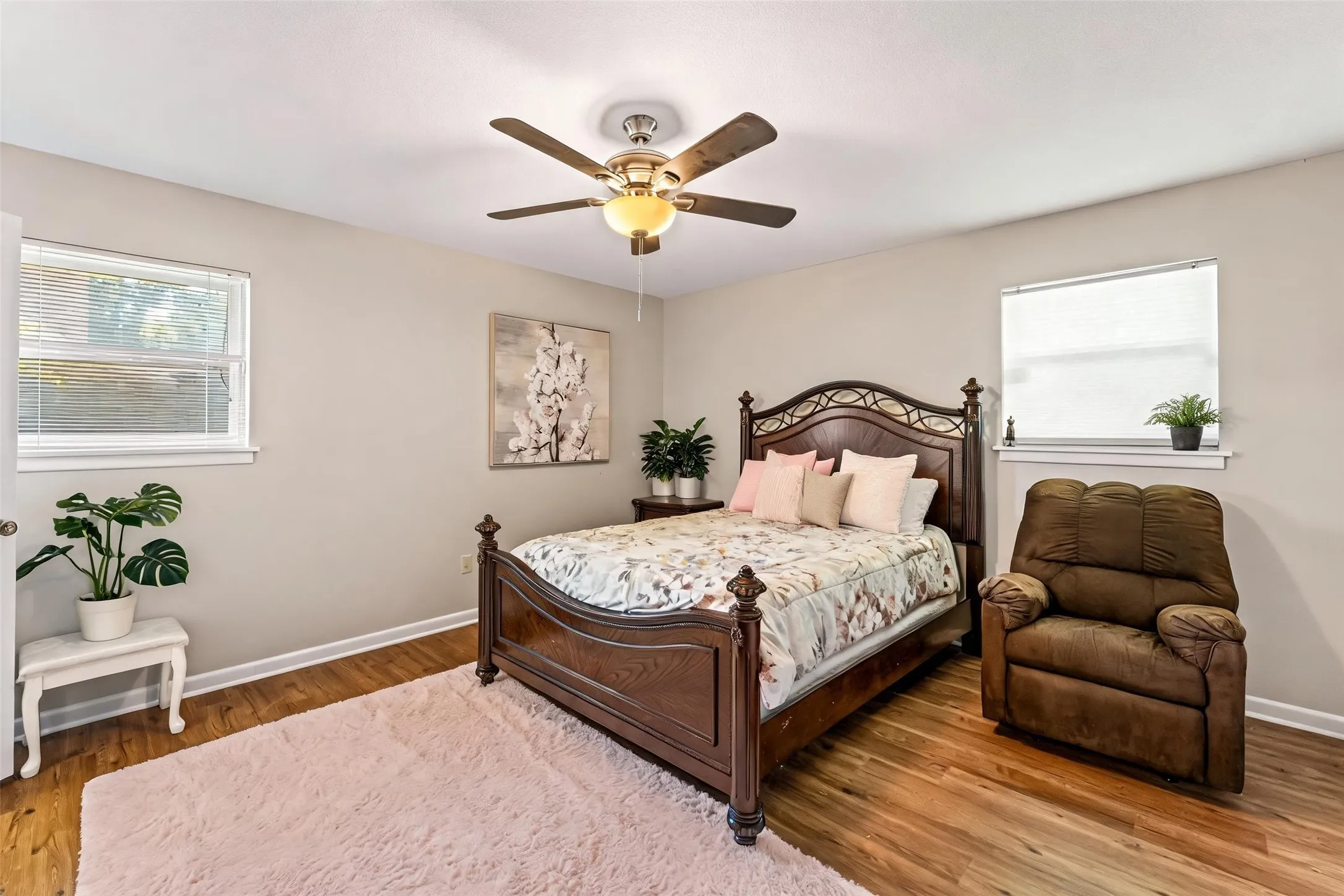 Single Family Residence For Sale in Mc Lennan County , 708 Topeka Drive, Woodway, Texas 76712, 4 Bedroom, 2 Bathroom, 2 Garage spaces, 2,323 Sqft, built in 1965, mls#21285571, Real Estate Agent in Woodway, Homes For Sale in Mc Lennan county, Homes For Sale in Woodway, Realtor in Woodway Texas, Real Estate Brokerage Independent Realty Texas, Luminita Cordes Realtor