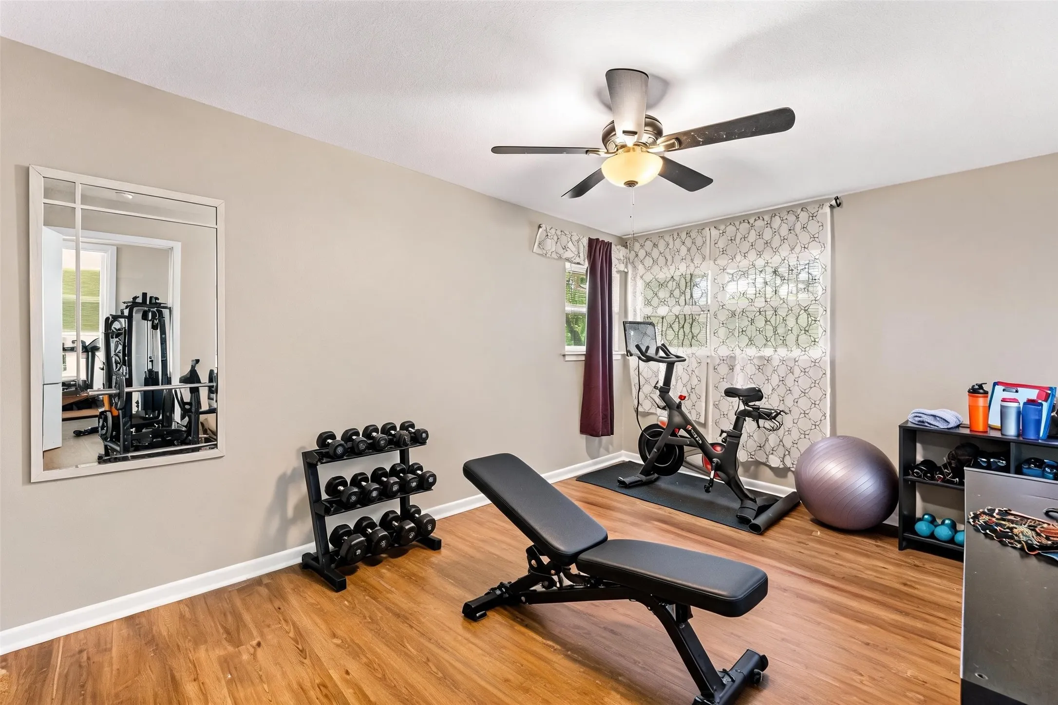 Single Family Residence For Sale in Mc Lennan County , 708 Topeka Drive, Woodway, Texas 76712, 4 Bedroom, 2 Bathroom, 2 Garage spaces, 2,323 Sqft, built in 1965, mls#21285571, Real Estate Agent in Woodway, Homes For Sale in Mc Lennan county, Homes For Sale in Woodway, Realtor in Woodway Texas, Real Estate Brokerage Independent Realty Texas, Luminita Cordes Realtor