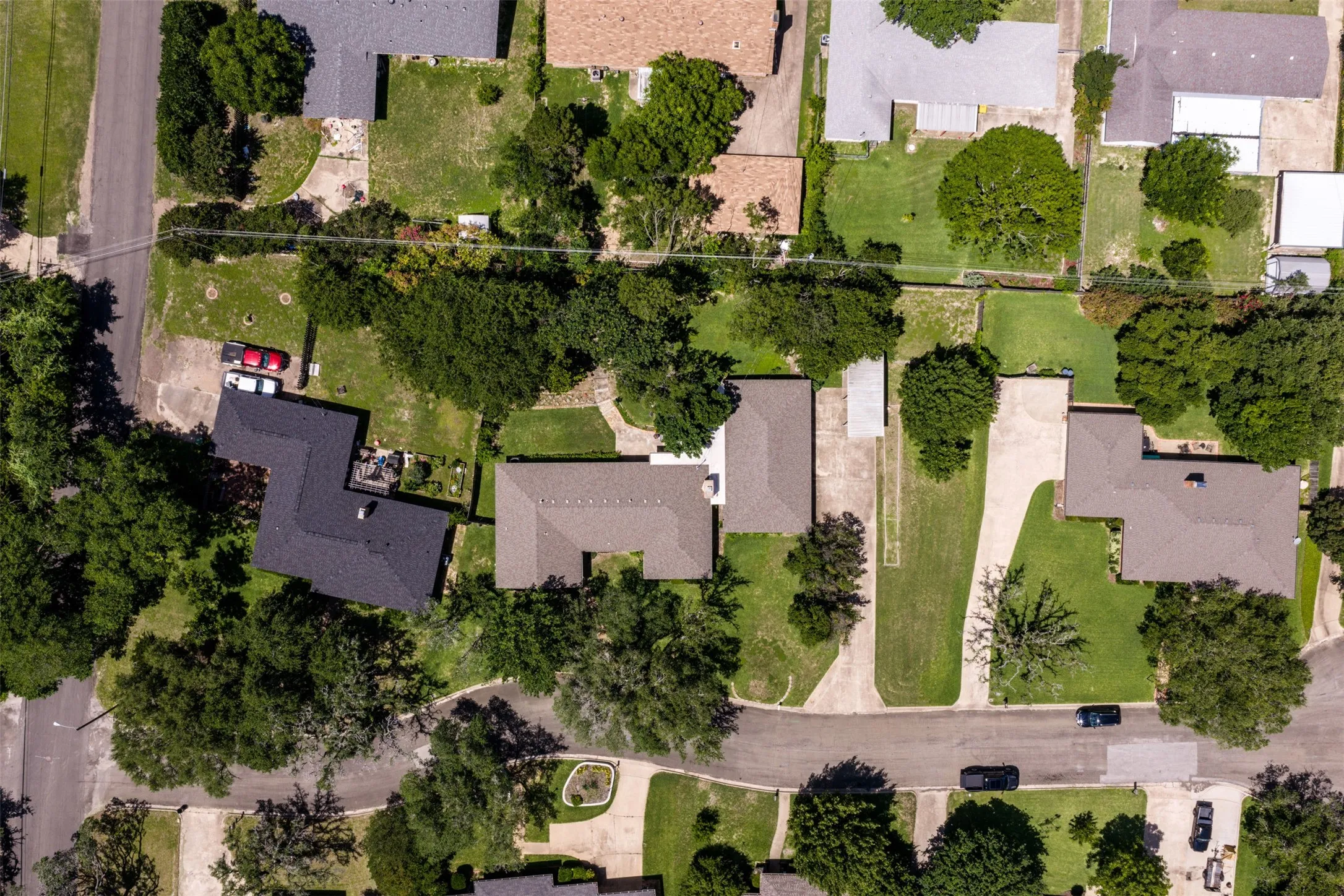 Single Family Residence For Sale in Mc Lennan County , 708 Topeka Drive, Woodway, Texas 76712, 4 Bedroom, 2 Bathroom, 2 Garage spaces, 2,323 Sqft, built in 1965, mls#21285571, Real Estate Agent in Woodway, Homes For Sale in Mc Lennan county, Homes For Sale in Woodway, Realtor in Woodway Texas, Real Estate Brokerage Independent Realty Texas, Luminita Cordes Realtor