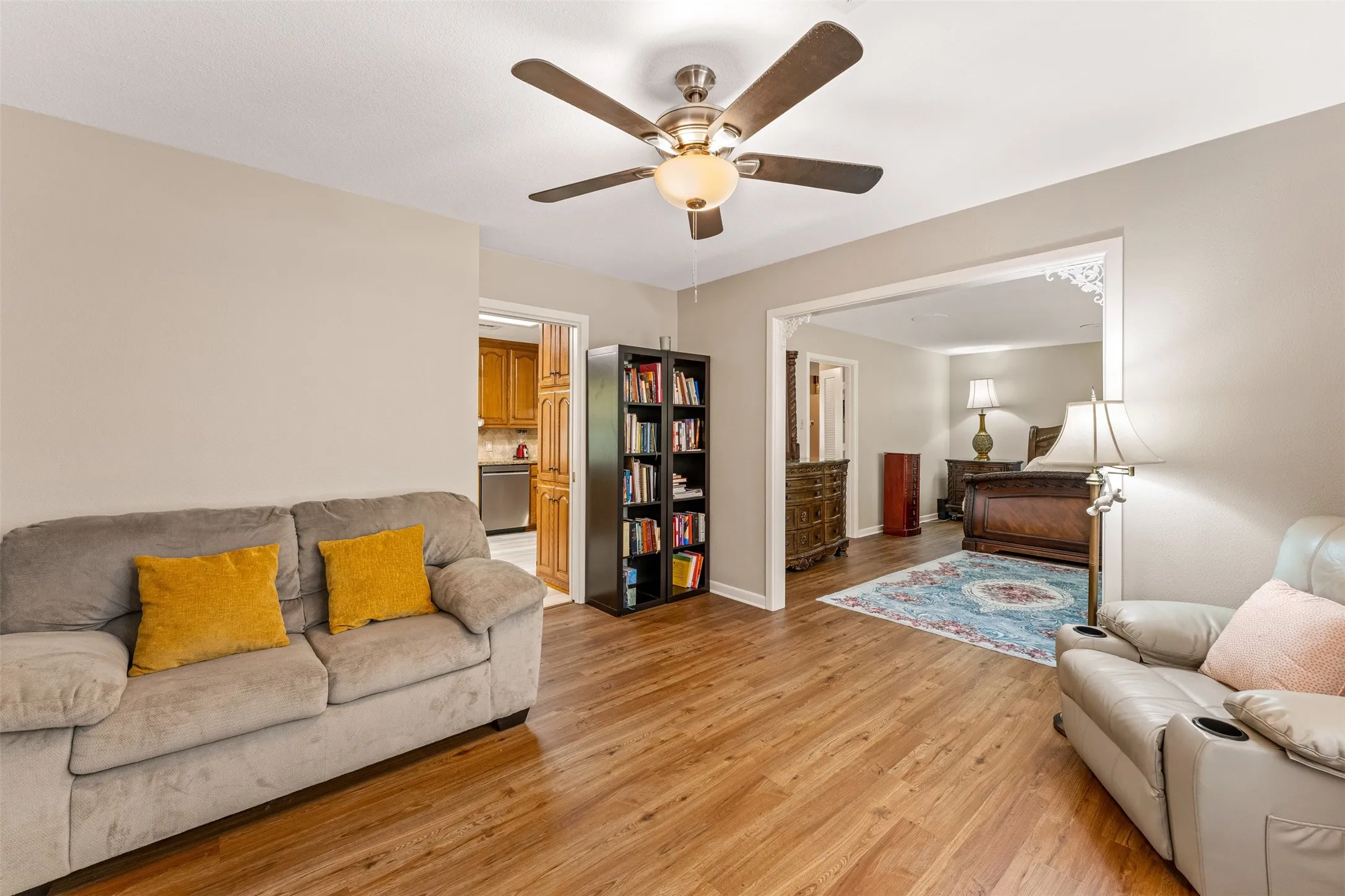Single Family Residence For Sale in Mc Lennan County , 708 Topeka Drive, Woodway, Texas 76712, 4 Bedroom, 2 Bathroom, 2 Garage spaces, 2,323 Sqft, built in 1965, mls#21285571, Real Estate Agent in Woodway, Homes For Sale in Mc Lennan county, Homes For Sale in Woodway, Realtor in Woodway Texas, Real Estate Brokerage Independent Realty Texas, Luminita Cordes Realtor