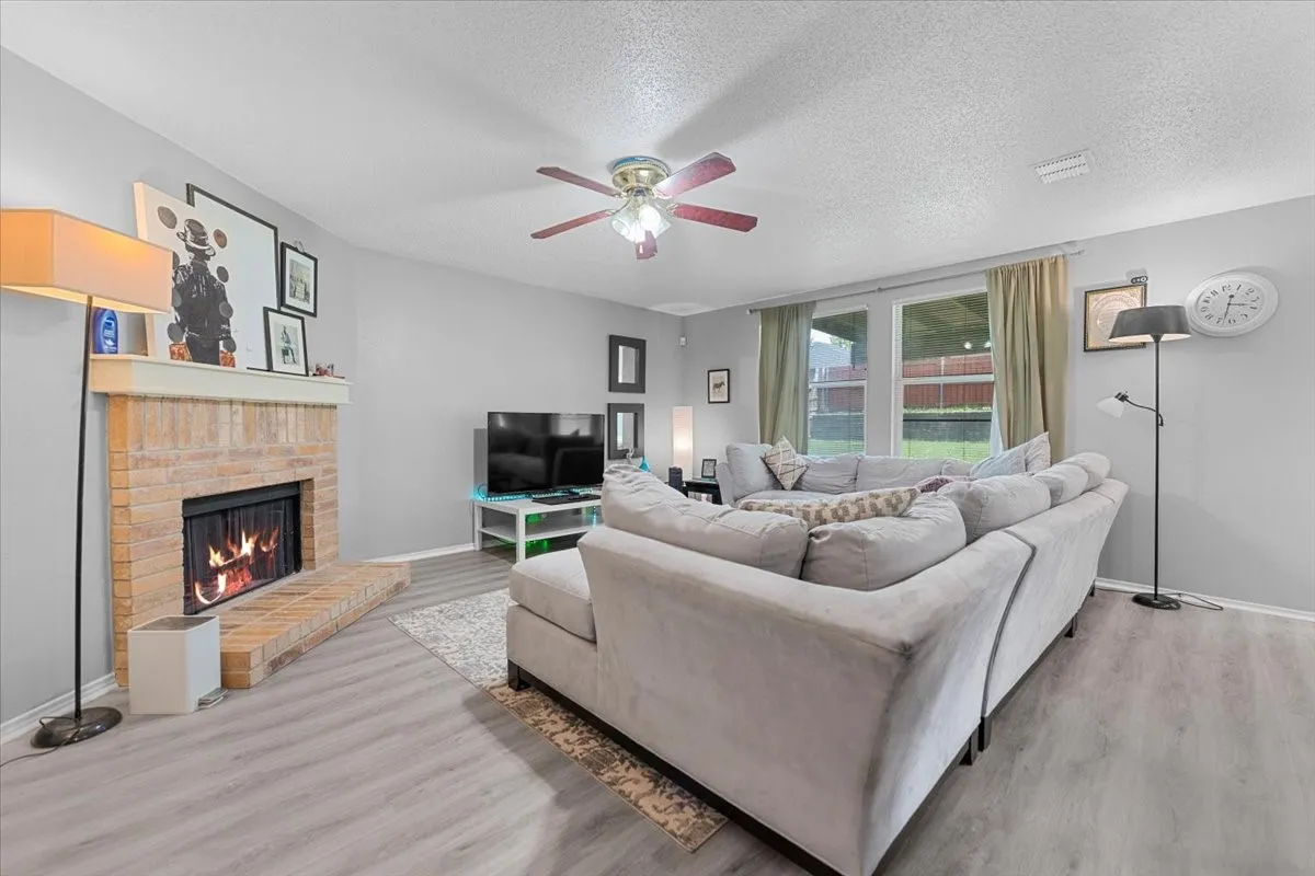 Single Family Residence For Rent in Collin County , 5401 Pandale Valley Drive, Mc Kinney, Texas 75071, 4 Bedroom, 3 Bathroom, 2 Garage spaces, 2,908 Sqft, built in 2003, mls#21297164, Real Estate Agent in Mc Kinney, Homes For Rent in Collin county, Homes For Rent in Mc Kinney, Realtor in Mc Kinney Texas, Real Estate Brokerage Independent Realty Texas, Luminita Cordes Realtor