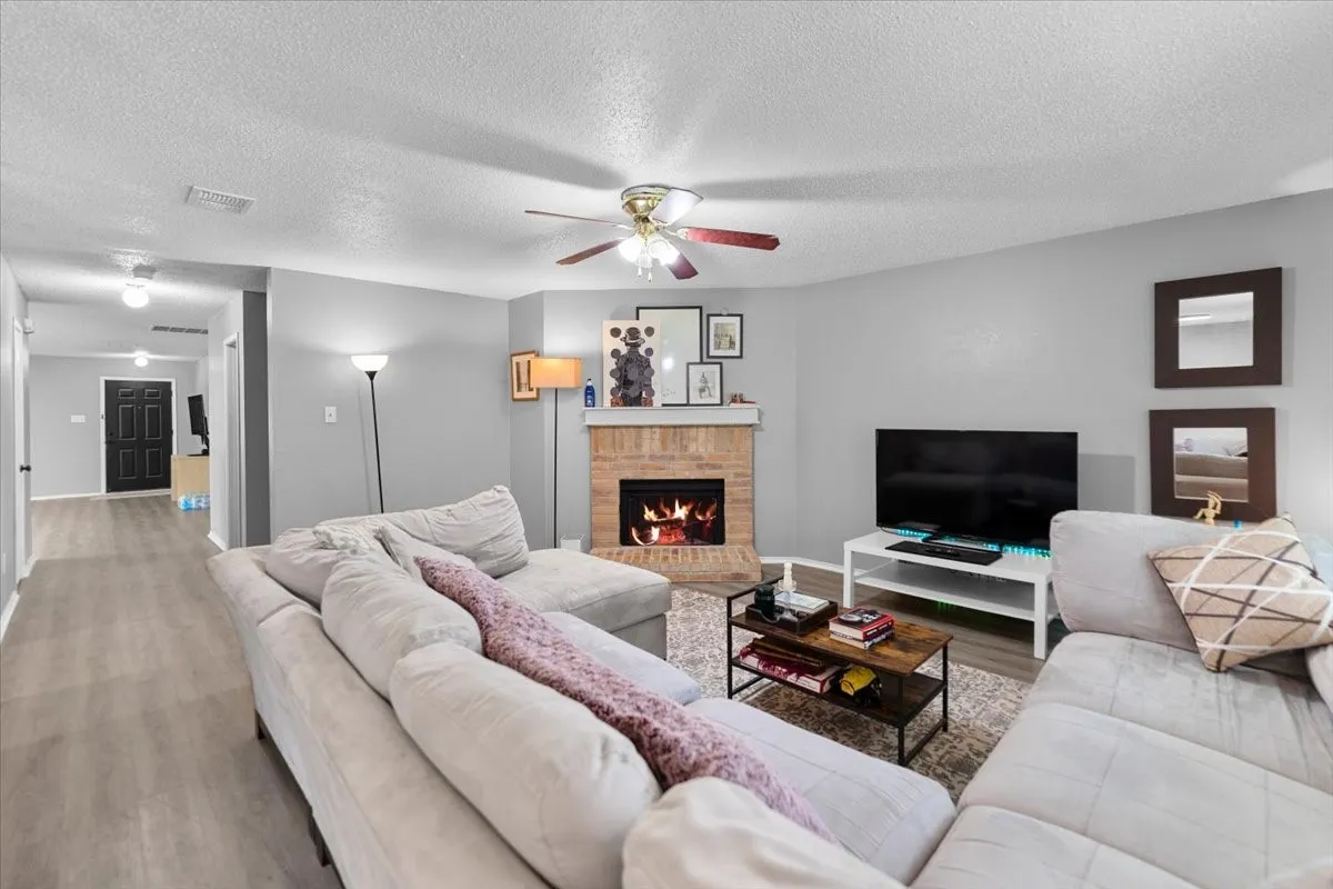 Single Family Residence For Rent in Collin County , 5401 Pandale Valley Drive, Mc Kinney, Texas 75071, 4 Bedroom, 3 Bathroom, 2 Garage spaces, 2,908 Sqft, built in 2003, mls#21297164, Real Estate Agent in Mc Kinney, Homes For Rent in Collin county, Homes For Rent in Mc Kinney, Realtor in Mc Kinney Texas, Real Estate Brokerage Independent Realty Texas, Luminita Cordes Realtor