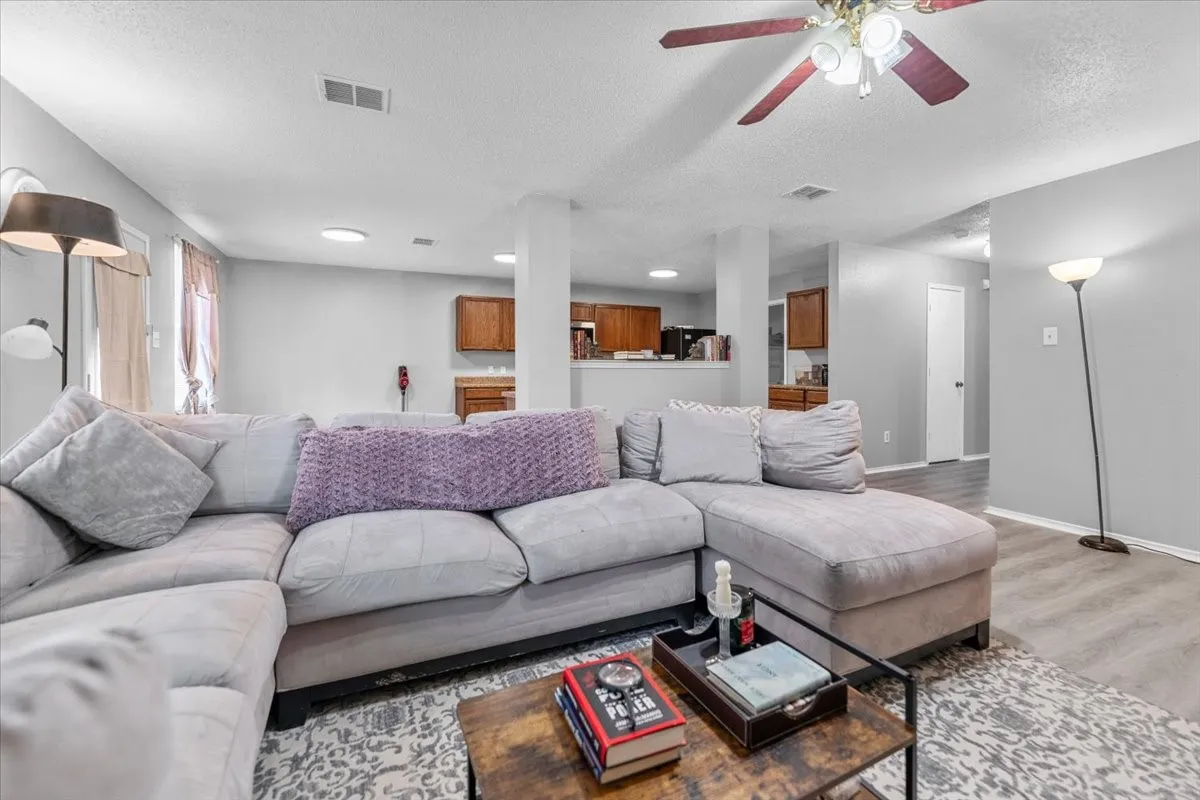 Single Family Residence For Rent in Collin County , 5401 Pandale Valley Drive, Mc Kinney, Texas 75071, 4 Bedroom, 3 Bathroom, 2 Garage spaces, 2,908 Sqft, built in 2003, mls#21297164, Real Estate Agent in Mc Kinney, Homes For Rent in Collin county, Homes For Rent in Mc Kinney, Realtor in Mc Kinney Texas, Real Estate Brokerage Independent Realty Texas, Luminita Cordes Realtor