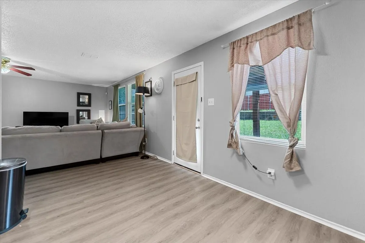 Single Family Residence For Rent in Collin County , 5401 Pandale Valley Drive, Mc Kinney, Texas 75071, 4 Bedroom, 3 Bathroom, 2 Garage spaces, 2,908 Sqft, built in 2003, mls#21297164, Real Estate Agent in Mc Kinney, Homes For Rent in Collin county, Homes For Rent in Mc Kinney, Realtor in Mc Kinney Texas, Real Estate Brokerage Independent Realty Texas, Luminita Cordes Realtor