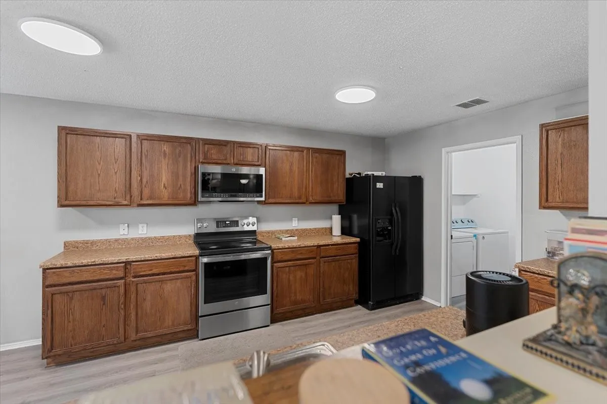 Single Family Residence For Rent in Collin County , 5401 Pandale Valley Drive, Mc Kinney, Texas 75071, 4 Bedroom, 3 Bathroom, 2 Garage spaces, 2,908 Sqft, built in 2003, mls#21297164, Real Estate Agent in Mc Kinney, Homes For Rent in Collin county, Homes For Rent in Mc Kinney, Realtor in Mc Kinney Texas, Real Estate Brokerage Independent Realty Texas, Luminita Cordes Realtor