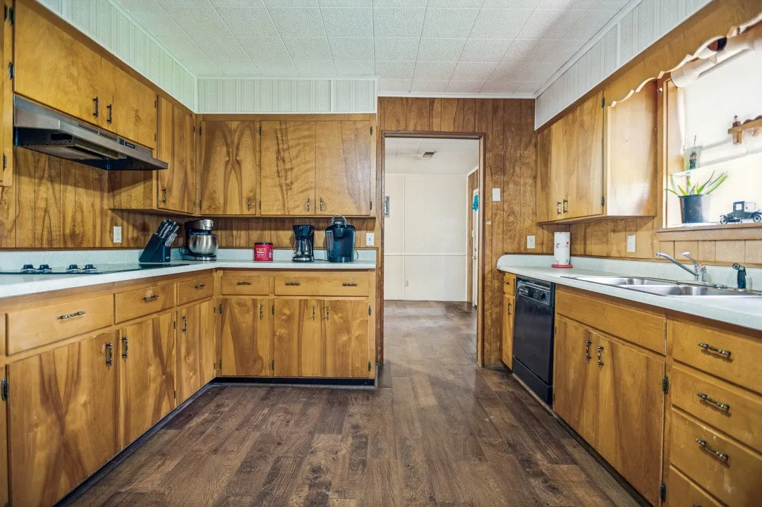 Single Family Residence For Sale in Freestone County , 683 US Highway 84 W, Teague, Texas 75860, 4 Bedrooms, 2 Bathrooms, Garage spaces, 2,304 Sqft, built in 1972, Price $539,999, mls#21301469, Real Estate Agent in Teague, Homes For Sale in Freestone county, Homes For Sale in Teague, Realtor in Teague Texas, Real Estate Brokerage Independent Realty Texas, Luminita Cordes Realtor