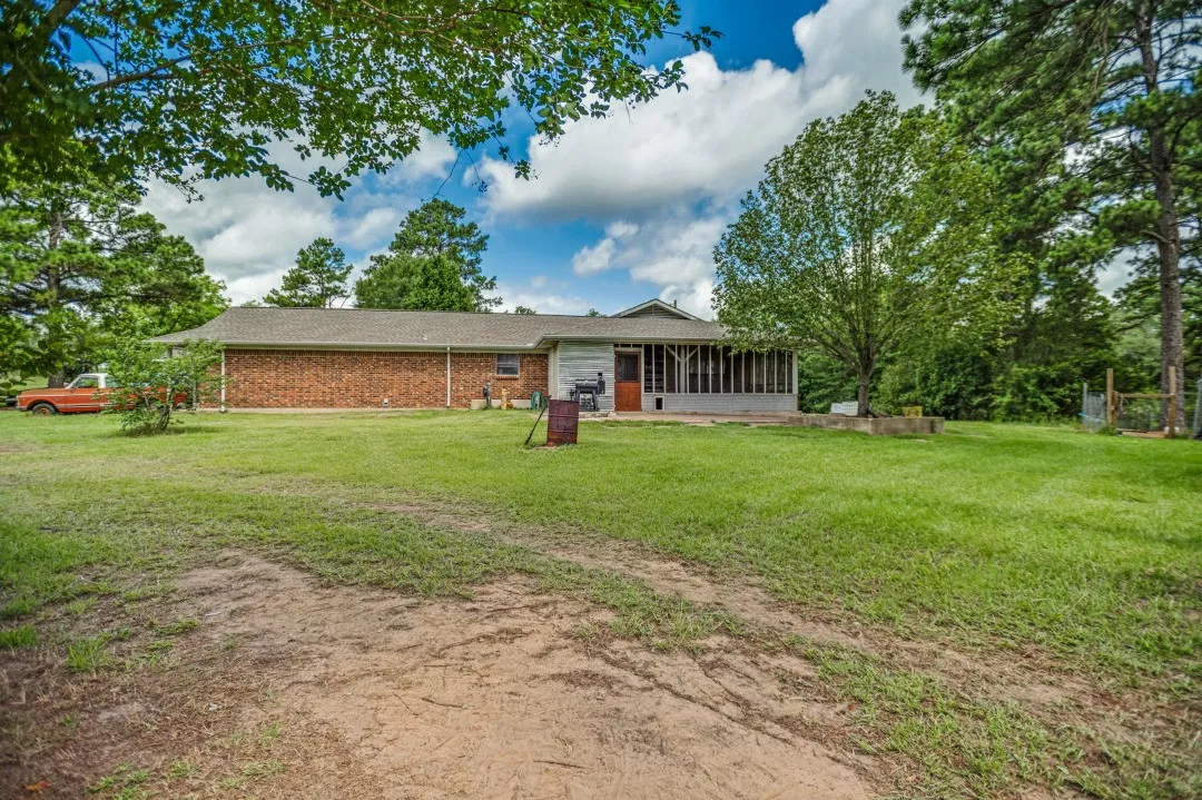 Single Family Residence For Sale in Freestone County , 683 US Highway 84 W, Teague, Texas 75860, 4 Bedrooms, 2 Bathrooms, Garage spaces, 2,304 Sqft, built in 1972, Price $539,999, mls#21301469, Real Estate Agent in Teague, Homes For Sale in Freestone county, Homes For Sale in Teague, Realtor in Teague Texas, Real Estate Brokerage Independent Realty Texas, Luminita Cordes Realtor