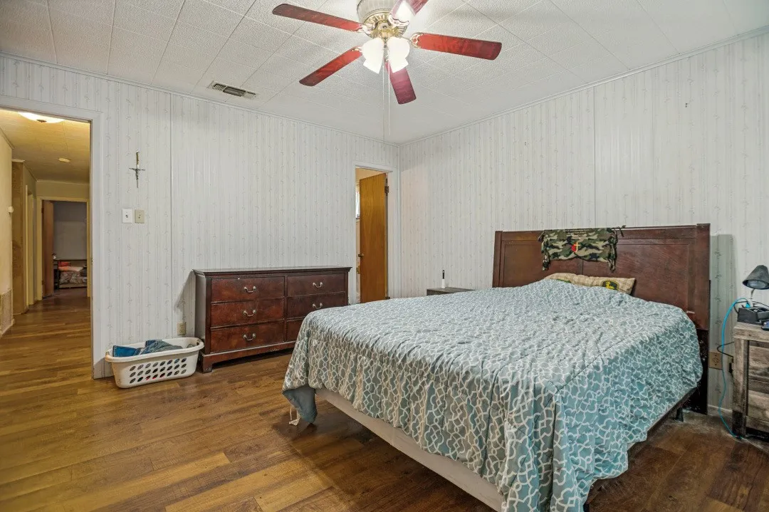 Single Family Residence For Sale in Freestone County , 683 US Highway 84 W, Teague, Texas 75860, 4 Bedrooms, 2 Bathrooms, Garage spaces, 2,304 Sqft, built in 1972, Price $539,999, mls#21301469, Real Estate Agent in Teague, Homes For Sale in Freestone county, Homes For Sale in Teague, Realtor in Teague Texas, Real Estate Brokerage Independent Realty Texas, Luminita Cordes Realtor