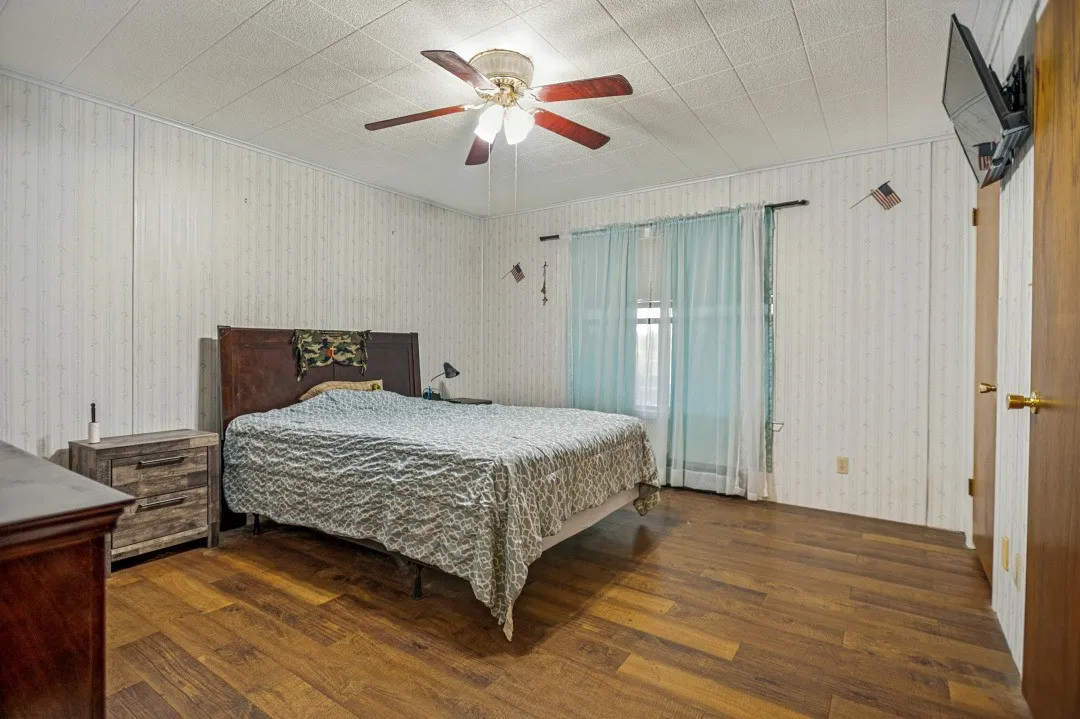 Single Family Residence For Sale in Freestone County , 683 US Highway 84 W, Teague, Texas 75860, 4 Bedrooms, 2 Bathrooms, Garage spaces, 2,304 Sqft, built in 1972, Price $539,999, mls#21301469, Real Estate Agent in Teague, Homes For Sale in Freestone county, Homes For Sale in Teague, Realtor in Teague Texas, Real Estate Brokerage Independent Realty Texas, Luminita Cordes Realtor