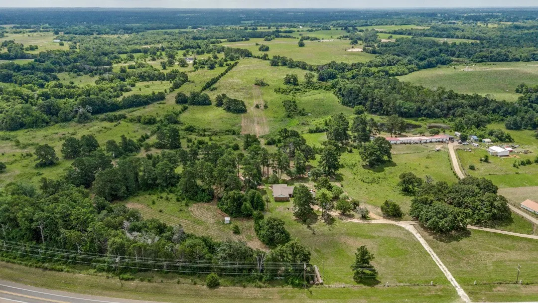 Single Family Residence For Sale in Freestone County , 683 US Highway 84 W, Teague, Texas 75860, 4 Bedrooms, 2 Bathrooms, Garage spaces, 2,304 Sqft, built in 1972, Price $539,999, mls#21301469, Real Estate Agent in Teague, Homes For Sale in Freestone county, Homes For Sale in Teague, Realtor in Teague Texas, Real Estate Brokerage Independent Realty Texas, Luminita Cordes Realtor