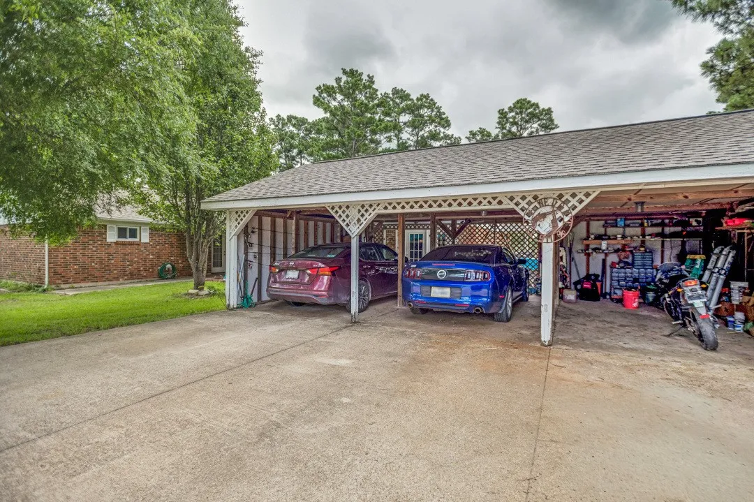Single Family Residence For Sale in Freestone County , 683 US Highway 84 W, Teague, Texas 75860, 4 Bedrooms, 2 Bathrooms, Garage spaces, 2,304 Sqft, built in 1972, Price $539,999, mls#21301469, Real Estate Agent in Teague, Homes For Sale in Freestone county, Homes For Sale in Teague, Realtor in Teague Texas, Real Estate Brokerage Independent Realty Texas, Luminita Cordes Realtor