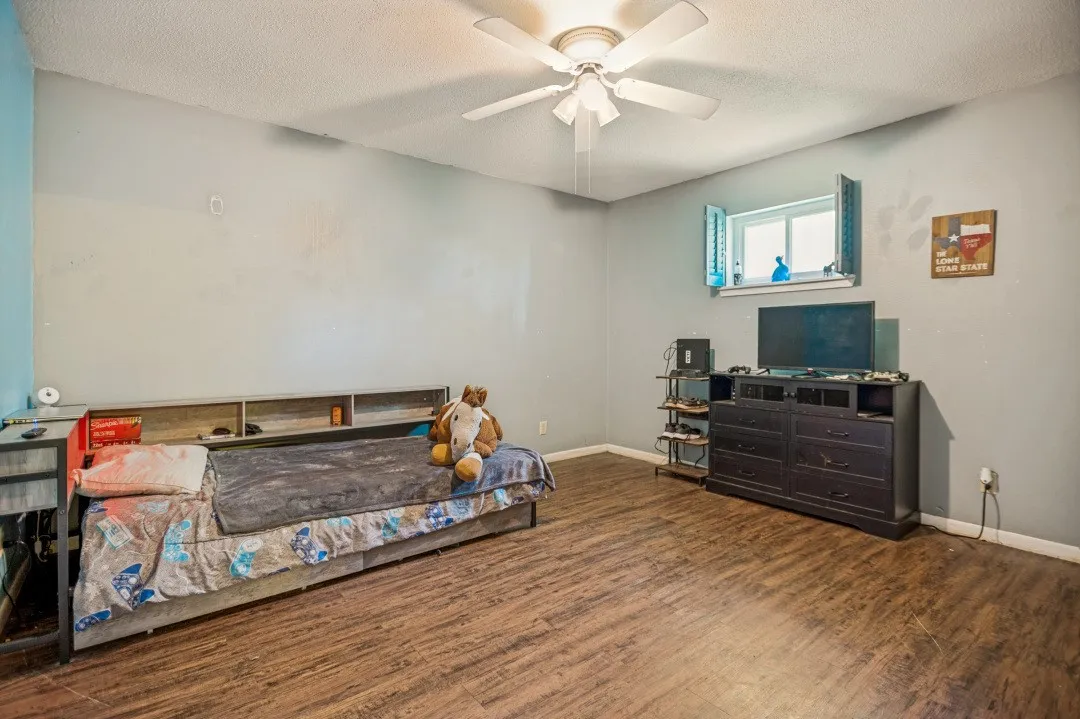 Single Family Residence For Sale in Freestone County , 683 US Highway 84 W, Teague, Texas 75860, 4 Bedrooms, 2 Bathrooms, Garage spaces, 2,304 Sqft, built in 1972, Price $539,999, mls#21301469, Real Estate Agent in Teague, Homes For Sale in Freestone county, Homes For Sale in Teague, Realtor in Teague Texas, Real Estate Brokerage Independent Realty Texas, Luminita Cordes Realtor