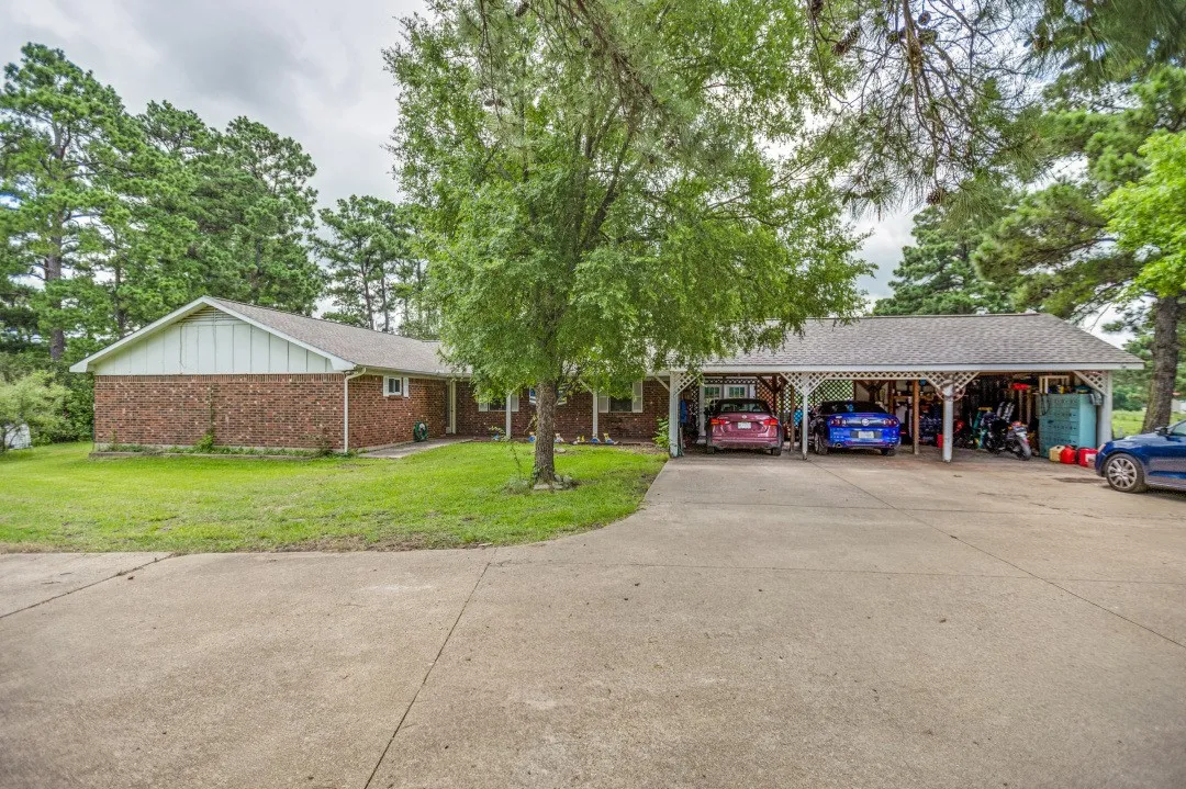 Single Family Residence For Sale in Freestone County , 683 US Highway 84 W, Teague, Texas 75860, 4 Bedrooms, 2 Bathrooms, Garage spaces, 2,304 Sqft, built in 1972, Price $539,999, mls#21301469, Real Estate Agent in Teague, Homes For Sale in Freestone county, Homes For Sale in Teague, Realtor in Teague Texas, Real Estate Brokerage Independent Realty Texas, Luminita Cordes Realtor
