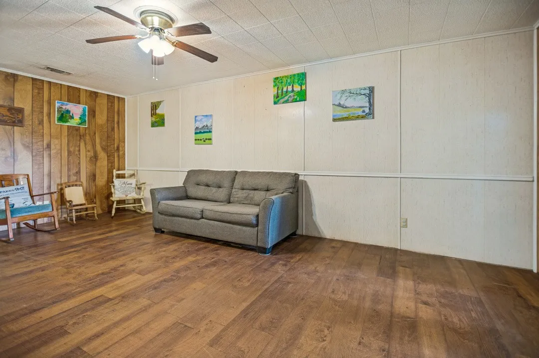 Single Family Residence For Sale in Freestone County , 683 US Highway 84 W, Teague, Texas 75860, 4 Bedrooms, 2 Bathrooms, Garage spaces, 2,304 Sqft, built in 1972, Price $539,999, mls#21301469, Real Estate Agent in Teague, Homes For Sale in Freestone county, Homes For Sale in Teague, Realtor in Teague Texas, Real Estate Brokerage Independent Realty Texas, Luminita Cordes Realtor