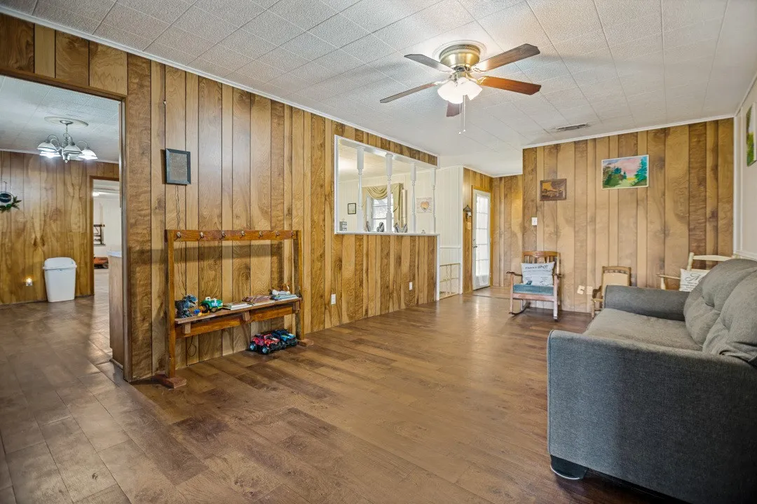 Single Family Residence For Sale in Freestone County , 683 US Highway 84 W, Teague, Texas 75860, 4 Bedrooms, 2 Bathrooms, Garage spaces, 2,304 Sqft, built in 1972, Price $539,999, mls#21301469, Real Estate Agent in Teague, Homes For Sale in Freestone county, Homes For Sale in Teague, Realtor in Teague Texas, Real Estate Brokerage Independent Realty Texas, Luminita Cordes Realtor