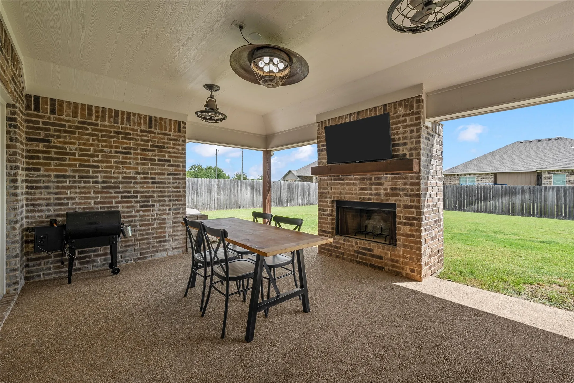 Single Family Residence For Sale in Mc Lennan County , 395 Cavitt Court, Robinson, Texas 76706, 4 Bedroom, 2 Bathroom, 2 Garage spaces, 2,029 Sqft, built in 2019, mls#21295028, Real Estate Agent in Robinson, Homes For Sale in Mc Lennan county, Homes For Sale in Robinson, Realtor in Robinson Texas, Real Estate Brokerage Independent Realty Texas, Luminita Cordes Realtor