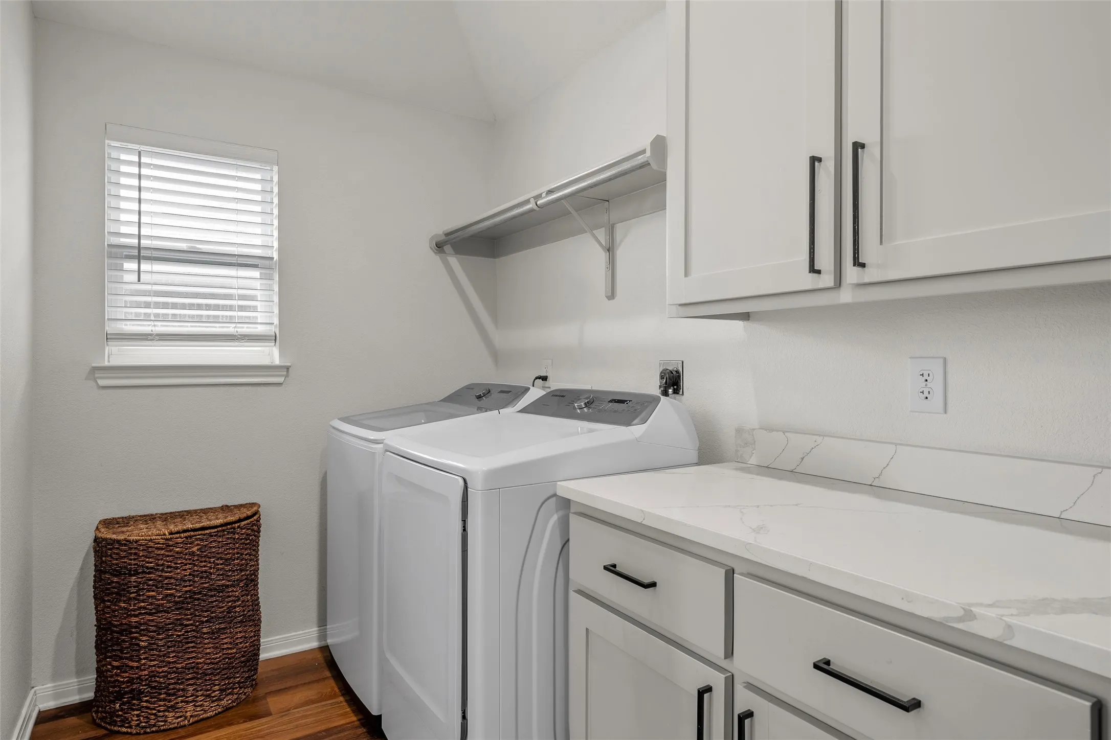 Single Family Residence For Sale in Mc Lennan County , 395 Cavitt Court, Robinson, Texas 76706, 4 Bedroom, 2 Bathroom, 2 Garage spaces, 2,029 Sqft, built in 2019, mls#21295028, Real Estate Agent in Robinson, Homes For Sale in Mc Lennan county, Homes For Sale in Robinson, Realtor in Robinson Texas, Real Estate Brokerage Independent Realty Texas, Luminita Cordes Realtor