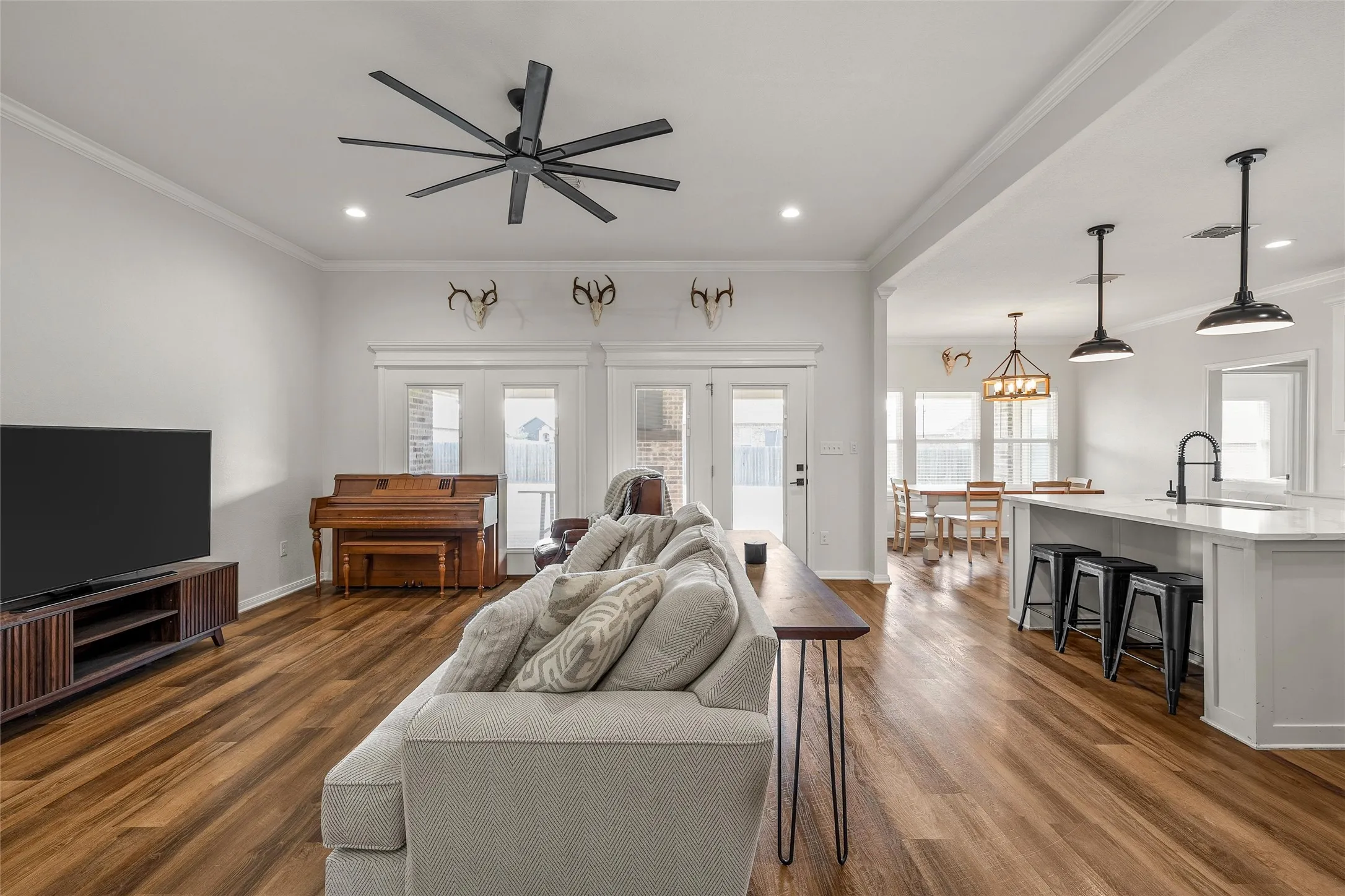 Single Family Residence For Sale in Mc Lennan County , 395 Cavitt Court, Robinson, Texas 76706, 4 Bedroom, 2 Bathroom, 2 Garage spaces, 2,029 Sqft, built in 2019, mls#21295028, Real Estate Agent in Robinson, Homes For Sale in Mc Lennan county, Homes For Sale in Robinson, Realtor in Robinson Texas, Real Estate Brokerage Independent Realty Texas, Luminita Cordes Realtor