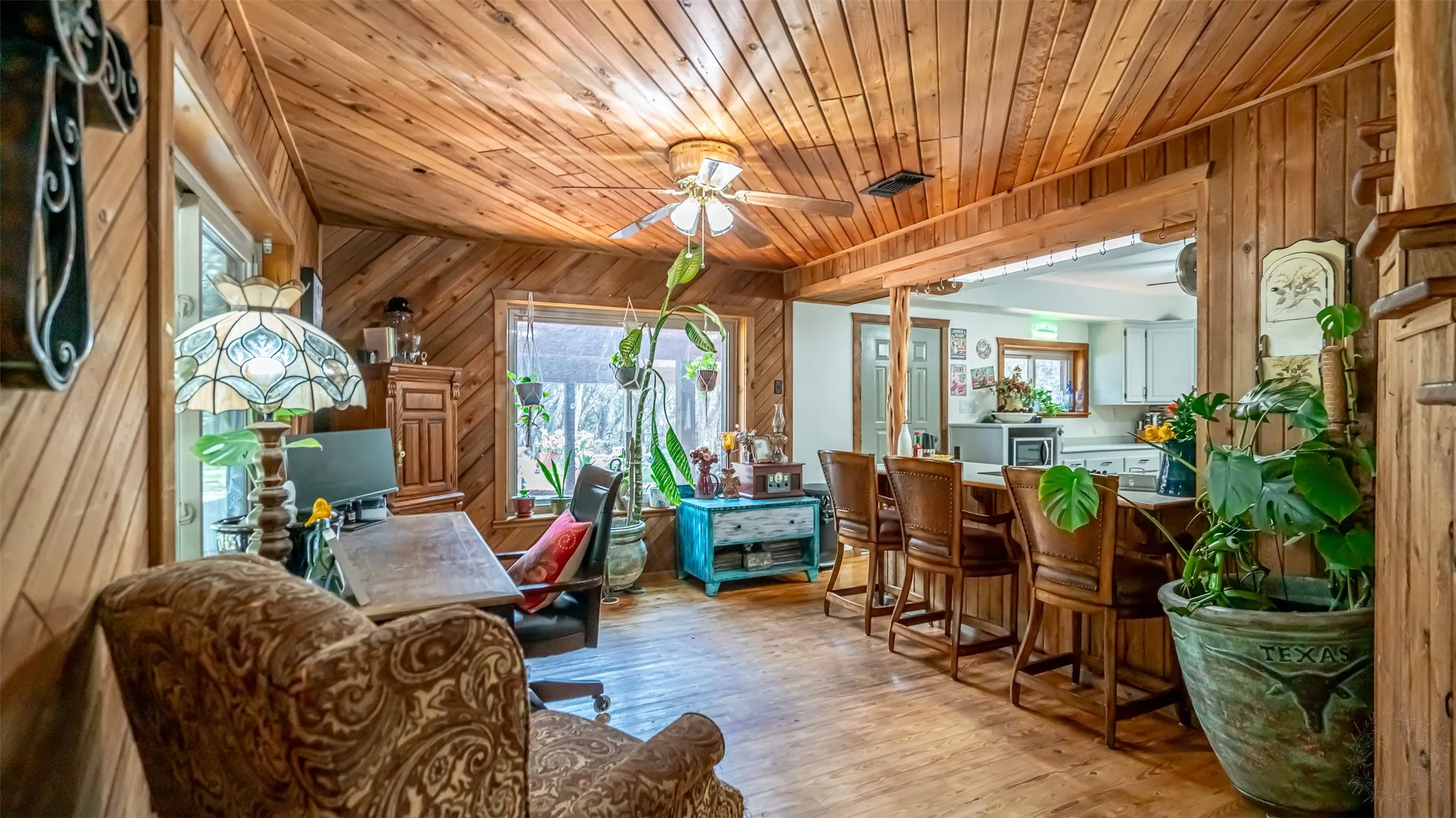 Single Family Residence For Sale in Somervell County , 1129 County Road 306 #B, Glen Rose, Texas 76077, 4 Bedroom, 3 Bathroom, Garage spaces, 2,364 Sqft, built in 1992, mls#21301482, Real Estate Agent in Glen Rose, Homes For Sale in Somervell county, Homes For Sale in Glen Rose, Realtor in Glen Rose Texas, Real Estate Brokerage Independent Realty Texas, Luminita Cordes Realtor