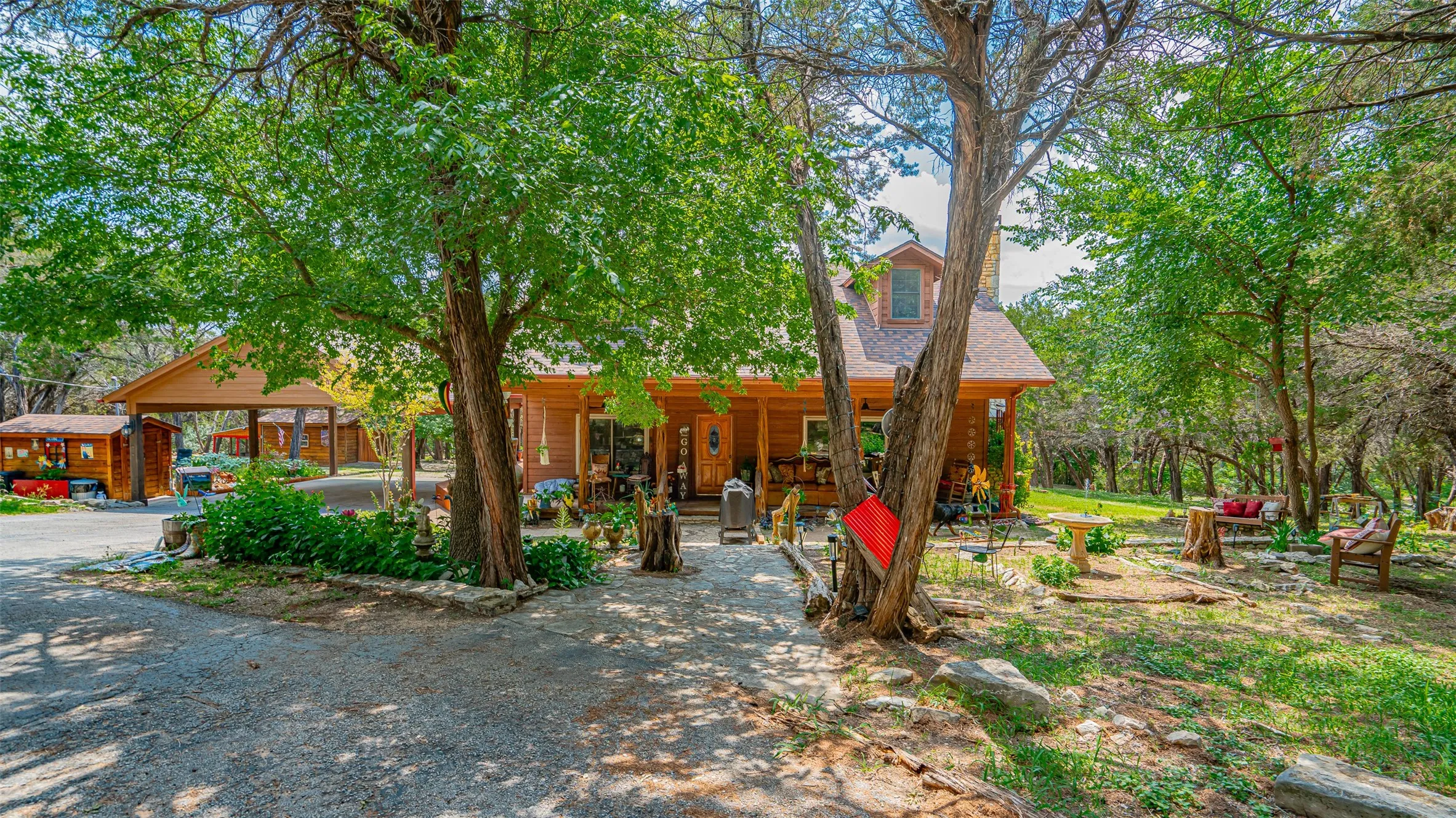 Single Family Residence For Sale in Somervell County , 1129 County Road 306 #B, Glen Rose, Texas 76077, 4 Bedroom, 3 Bathroom, Garage spaces, 2,364 Sqft, built in 1992, mls#21301482, Real Estate Agent in Glen Rose, Homes For Sale in Somervell county, Homes For Sale in Glen Rose, Realtor in Glen Rose Texas, Real Estate Brokerage Independent Realty Texas, Luminita Cordes Realtor