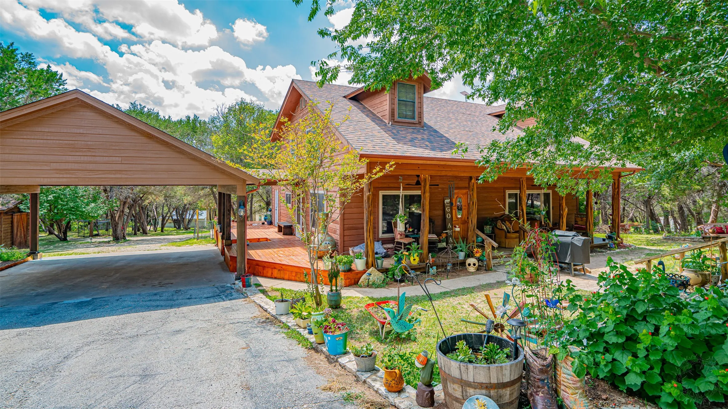 Single Family Residence For Sale in Somervell County , 1129 County Road 306 #B, Glen Rose, Texas 76077, 4 Bedroom, 3 Bathroom, Garage spaces, 2,364 Sqft, built in 1992, mls#21301482, Real Estate Agent in Glen Rose, Homes For Sale in Somervell county, Homes For Sale in Glen Rose, Realtor in Glen Rose Texas, Real Estate Brokerage Independent Realty Texas, Luminita Cordes Realtor