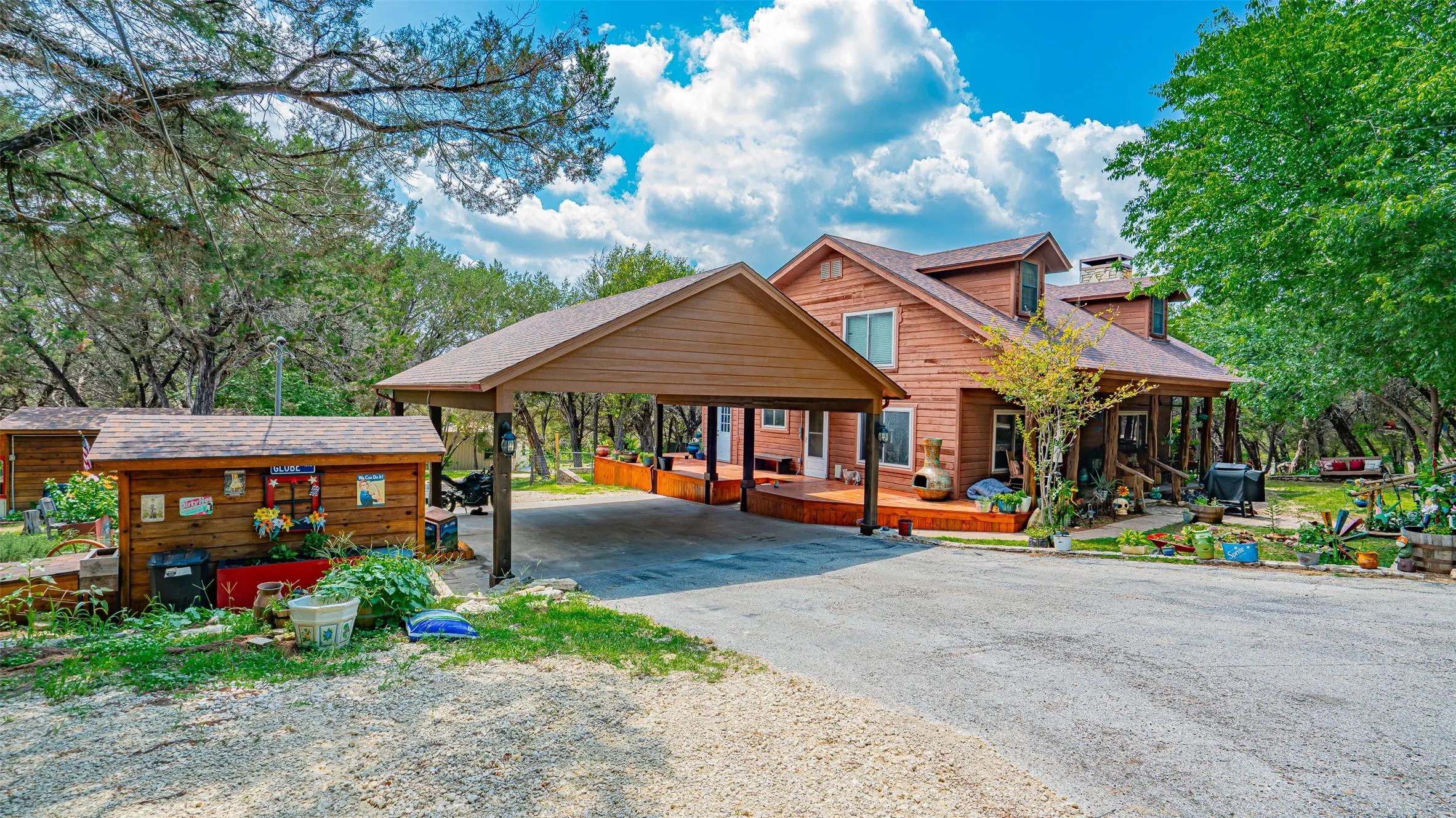 Single Family Residence For Sale in Somervell County , 1129 County Road 306 #B, Glen Rose, Texas 76077, 4 Bedroom, 3 Bathroom, Garage spaces, 2,364 Sqft, built in 1992, mls#21301482, Real Estate Agent in Glen Rose, Homes For Sale in Somervell county, Homes For Sale in Glen Rose, Realtor in Glen Rose Texas, Real Estate Brokerage Independent Realty Texas, Luminita Cordes Realtor