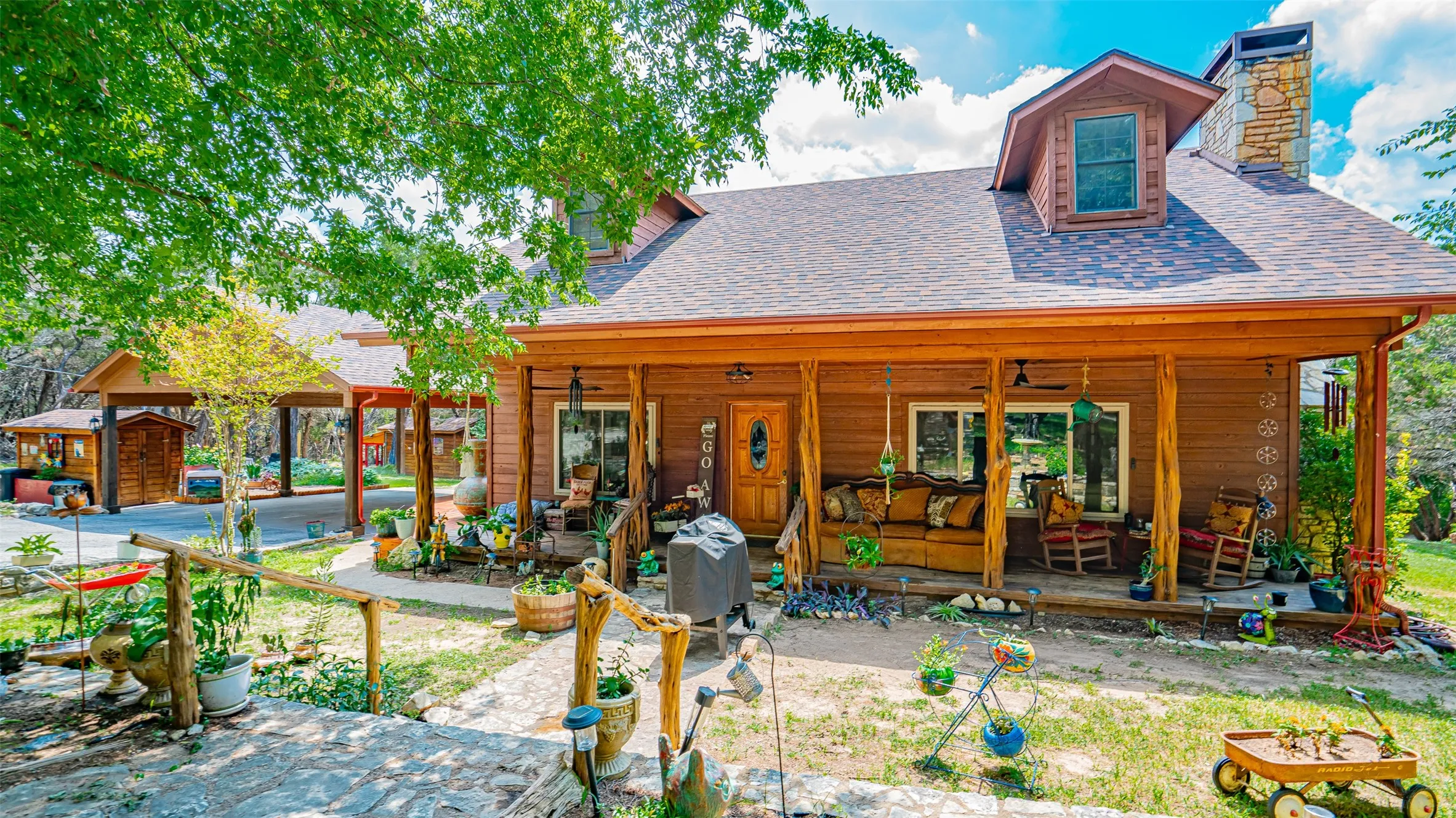 Single Family Residence For Sale in Somervell County , 1129 County Road 306 #B, Glen Rose, Texas 76077, 4 Bedroom, 3 Bathroom, Garage spaces, 2,364 Sqft, built in 1992, mls#21301482, Real Estate Agent in Glen Rose, Homes For Sale in Somervell county, Homes For Sale in Glen Rose, Realtor in Glen Rose Texas, Real Estate Brokerage Independent Realty Texas, Luminita Cordes Realtor