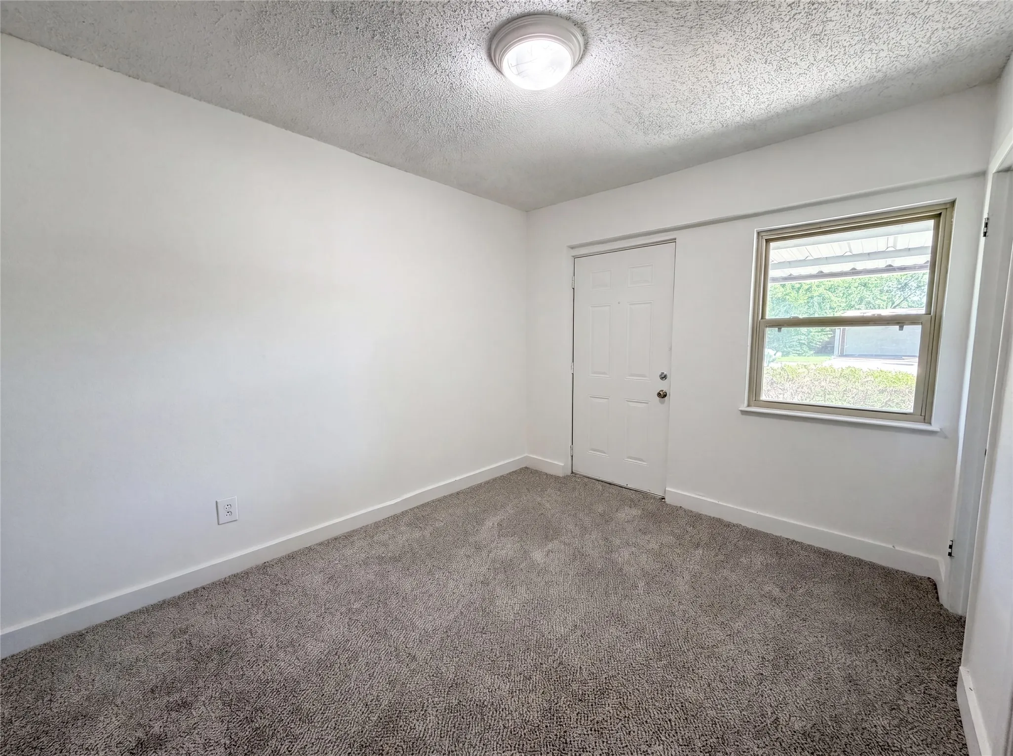 Single Family Residence For Sale in Tarrant County , 402 Childers Avenue, Benbrook, Texas 76126, 3 Bedroom, 2 Bathroom, 1 Garage spaces, 1,548 Sqft, built in 1957, mls#21301026, Real Estate Agent in Benbrook, Homes For Sale in Tarrant county, Homes For Sale in Benbrook, Realtor in Benbrook Texas, Real Estate Brokerage Independent Realty Texas, Luminita Cordes Realtor