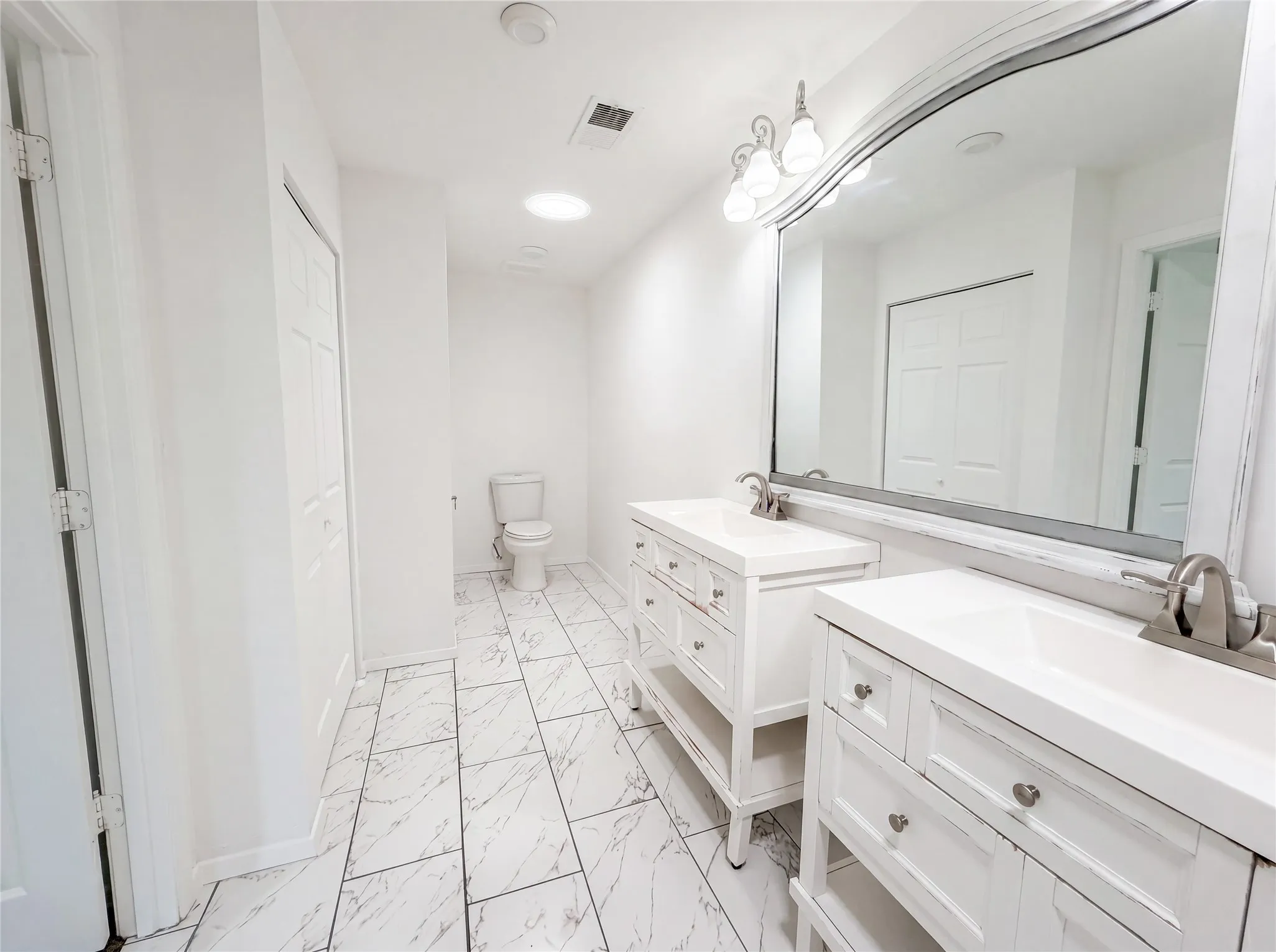 Single Family Residence For Sale in Tarrant County , 402 Childers Avenue, Benbrook, Texas 76126, 3 Bedroom, 2 Bathroom, 1 Garage spaces, 1,548 Sqft, built in 1957, mls#21301026, Real Estate Agent in Benbrook, Homes For Sale in Tarrant county, Homes For Sale in Benbrook, Realtor in Benbrook Texas, Real Estate Brokerage Independent Realty Texas, Luminita Cordes Realtor