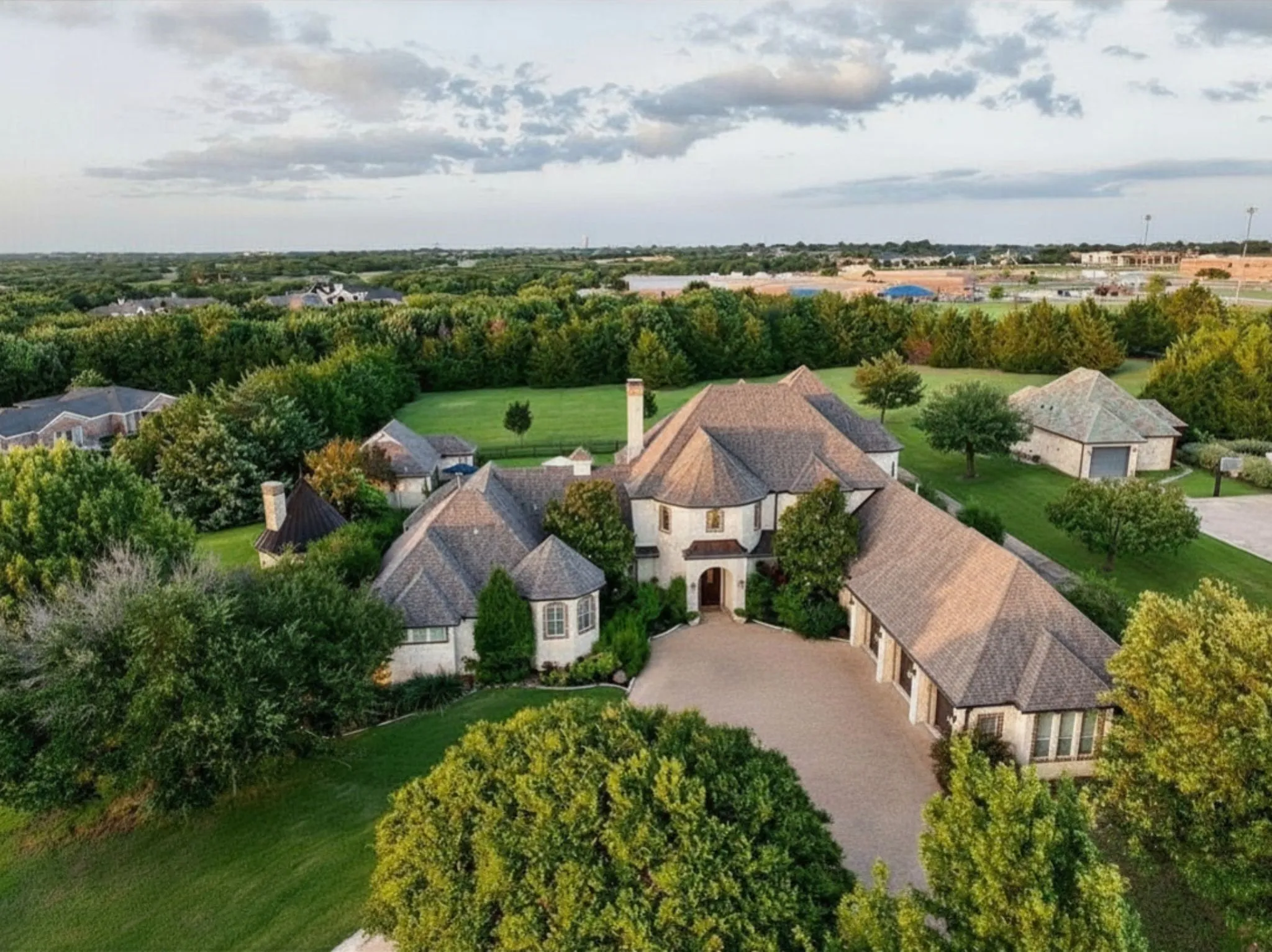 Single Family Residence For Sale in Rockwall County , 1729 Bison Meadow Lane, Heath, Texas 75032, 5 Bedroom, 6 Bathroom, 5 Garage spaces, 6,558 Sqft, built in 2000, mls#21291062, Real Estate Agent in Heath, Homes For Sale in Rockwall county, Homes For Sale in Heath, Realtor in Heath Texas, Real Estate Brokerage Independent Realty Texas, Luminita Cordes Realtor