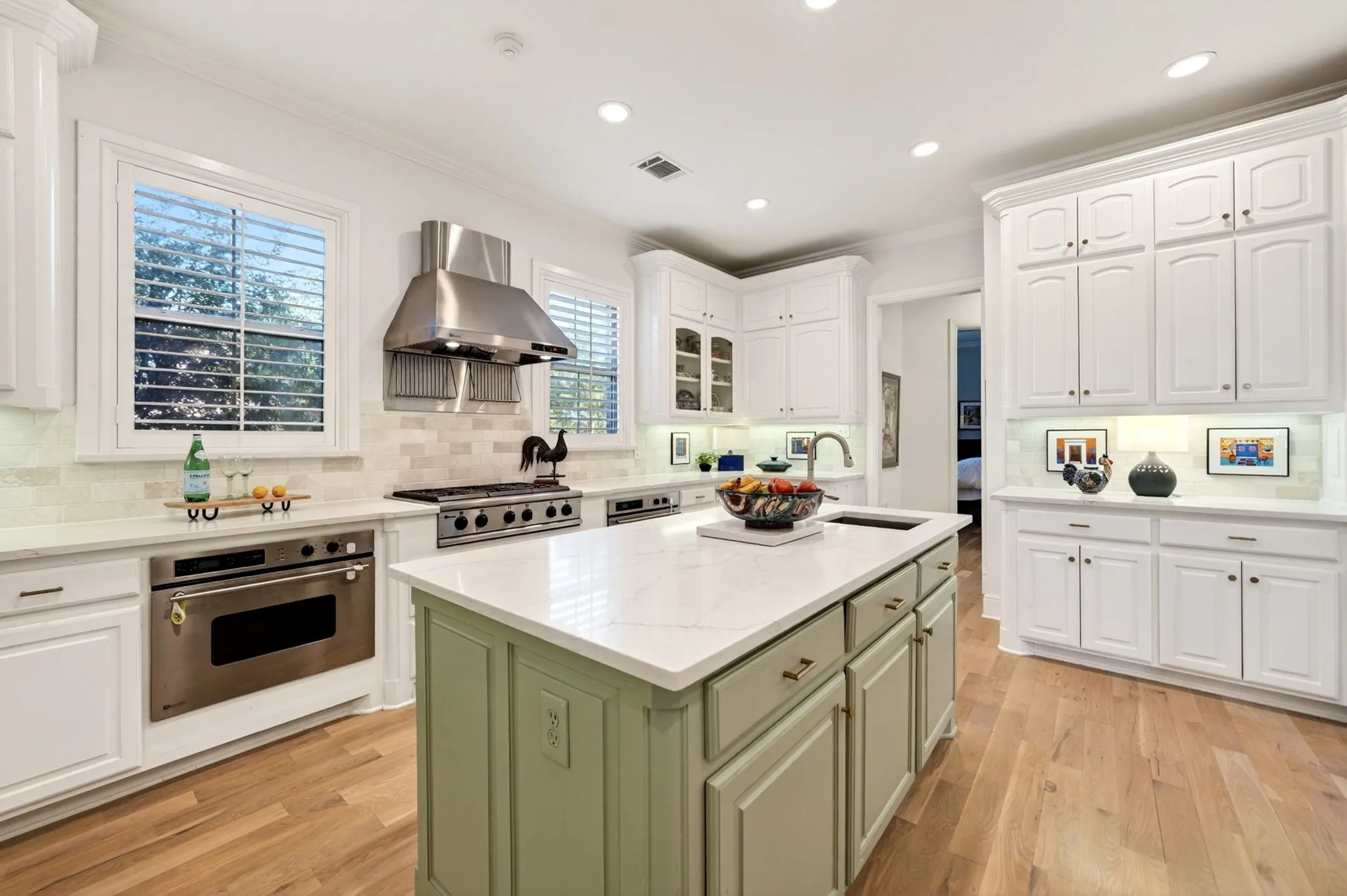 Single Family Residence For Sale in Rockwall County , 1729 Bison Meadow Lane, Heath, Texas 75032, 5 Bedroom, 6 Bathroom, 5 Garage spaces, 6,558 Sqft, built in 2000, mls#21291062, Real Estate Agent in Heath, Homes For Sale in Rockwall county, Homes For Sale in Heath, Realtor in Heath Texas, Real Estate Brokerage Independent Realty Texas, Luminita Cordes Realtor