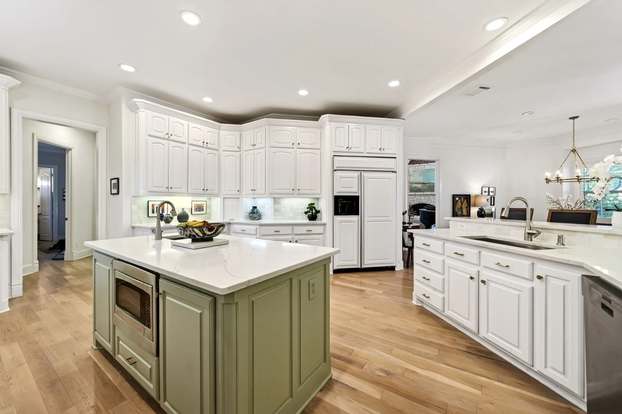 Single Family Residence For Sale in Rockwall County , 1729 Bison Meadow Lane, Heath, Texas 75032, 5 Bedroom, 6 Bathroom, 5 Garage spaces, 6,558 Sqft, built in 2000, mls#21291062, Real Estate Agent in Heath, Homes For Sale in Rockwall county, Homes For Sale in Heath, Realtor in Heath Texas, Real Estate Brokerage Independent Realty Texas, Luminita Cordes Realtor