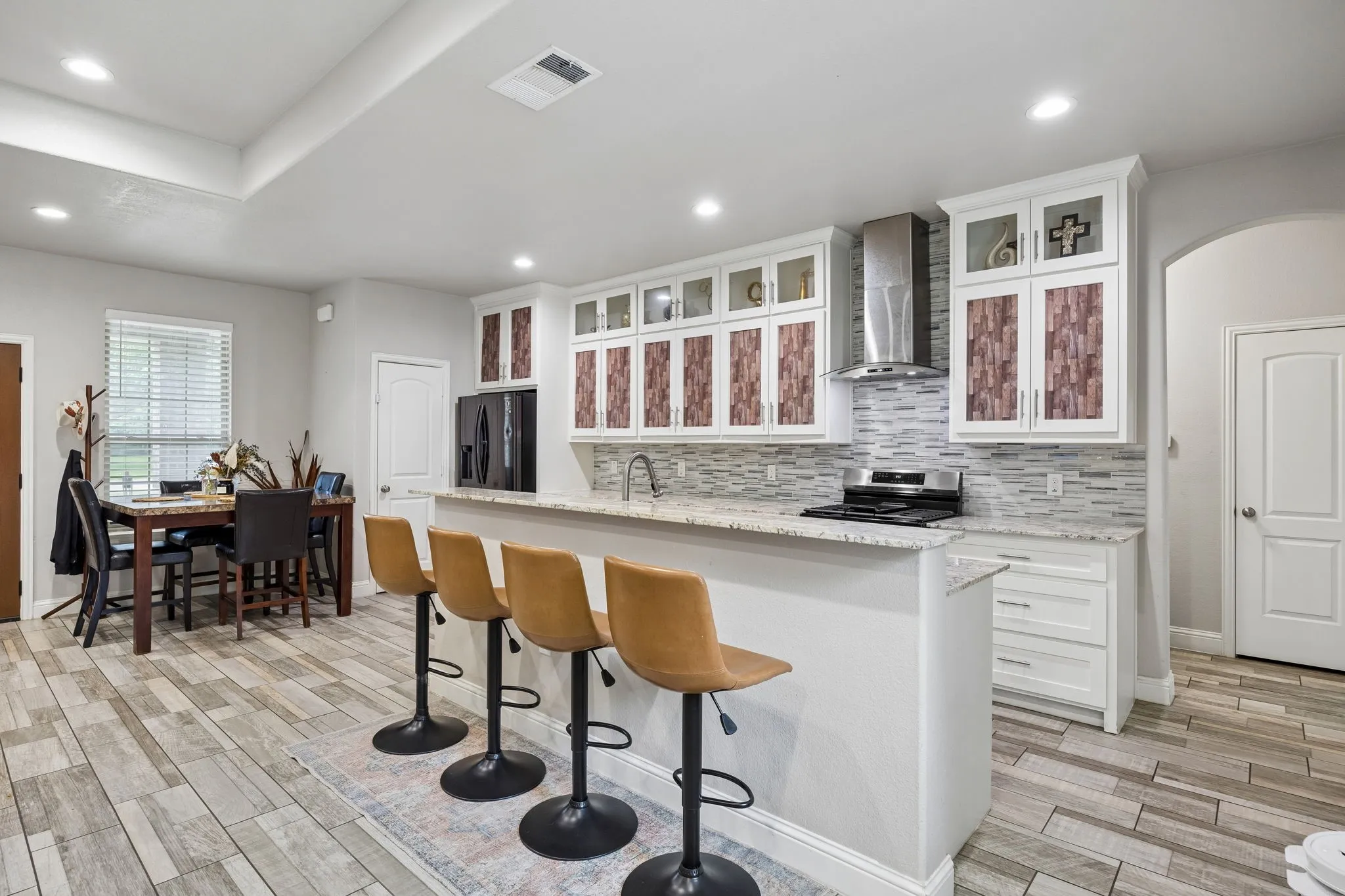 Single Family Residence For Sale in Dallas County , 1409 Powell Road, Mesquite, Texas 75149, 3 Bedroom, 2 Bathroom, 1 Garage spaces, 1,764 Sqft, built in 2020, mls#21301310, Real Estate Agent in Mesquite, Homes For Sale in Dallas county, Homes For Sale in Mesquite, Realtor in Mesquite Texas, Real Estate Brokerage Independent Realty Texas, Luminita Cordes Realtor
