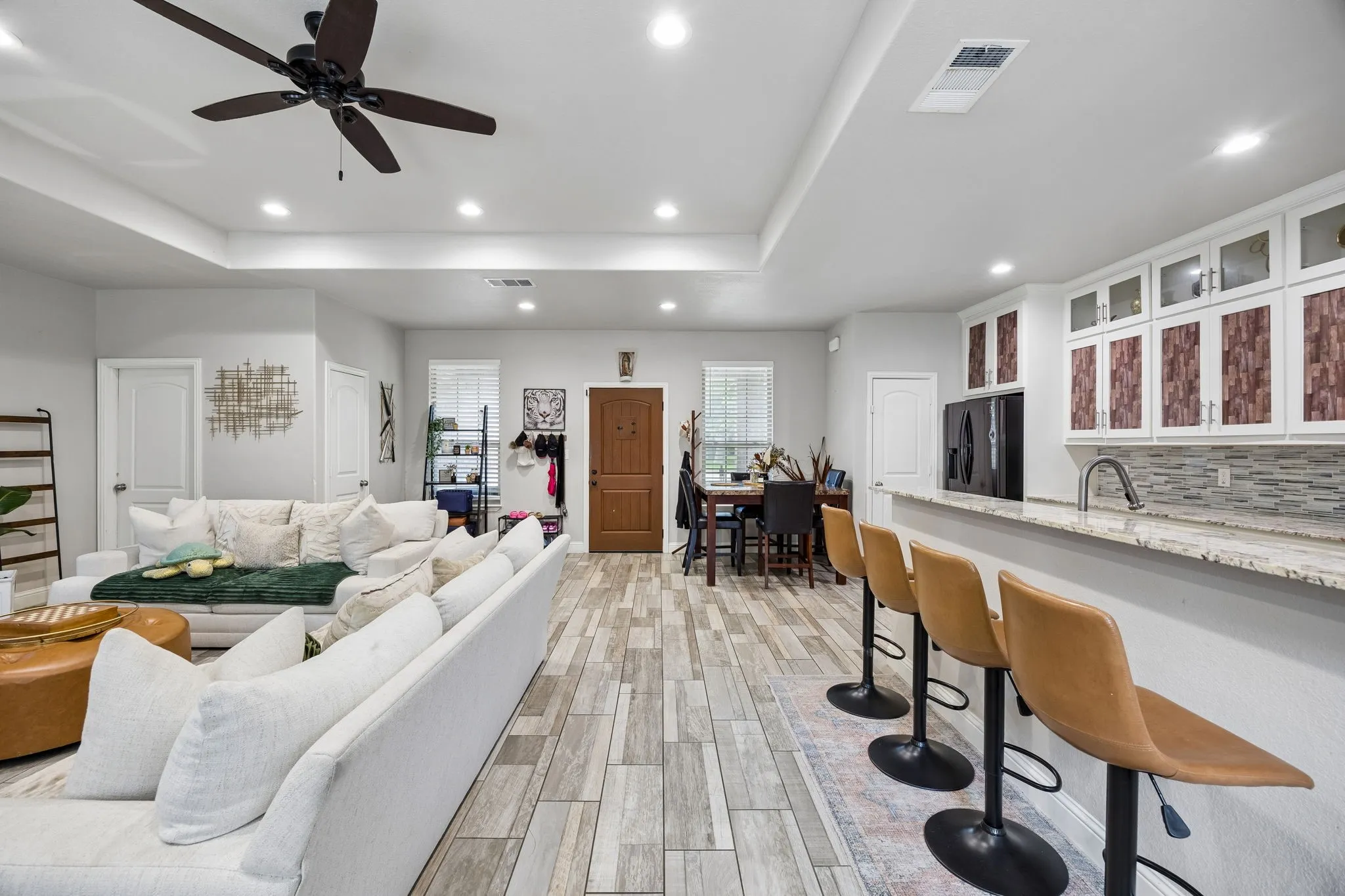 Single Family Residence For Sale in Dallas County , 1409 Powell Road, Mesquite, Texas 75149, 3 Bedroom, 2 Bathroom, 1 Garage spaces, 1,764 Sqft, built in 2020, mls#21301310, Real Estate Agent in Mesquite, Homes For Sale in Dallas county, Homes For Sale in Mesquite, Realtor in Mesquite Texas, Real Estate Brokerage Independent Realty Texas, Luminita Cordes Realtor