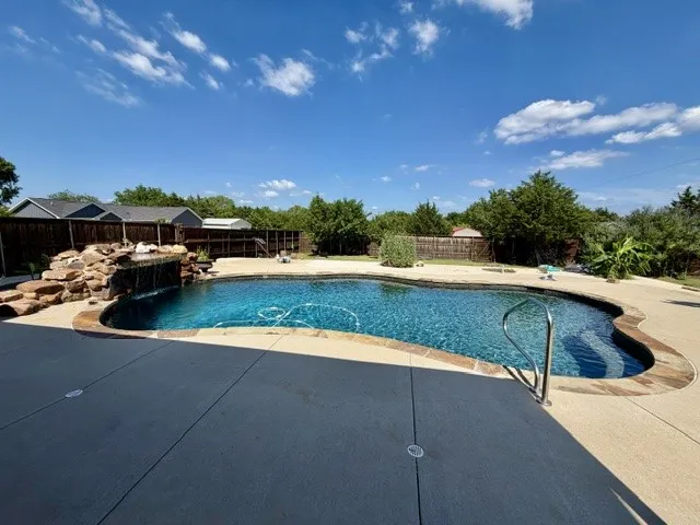 Single Family Residence For Sale in Grayson County , 363 Willow Drive, Pottsboro, Texas 75076, 3 Bedroom, 2 Bathroom, Garage spaces, 2,162 Sqft, built in 2003, mls#21297360, Real Estate Agent in Pottsboro, Homes For Sale in Grayson county, Homes For Sale in Pottsboro, Realtor in Pottsboro Texas, Real Estate Brokerage Independent Realty Texas, Luminita Cordes Realtor